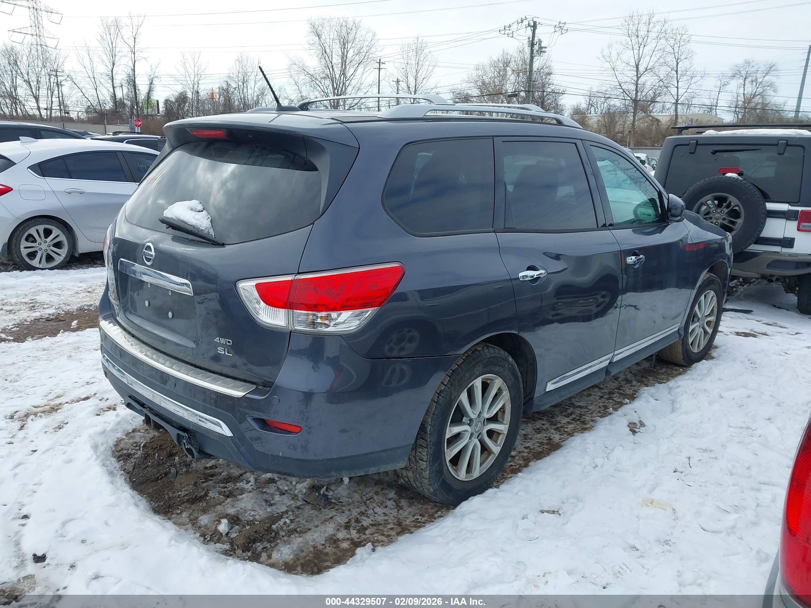 NISSAN PATHFINDER image 4