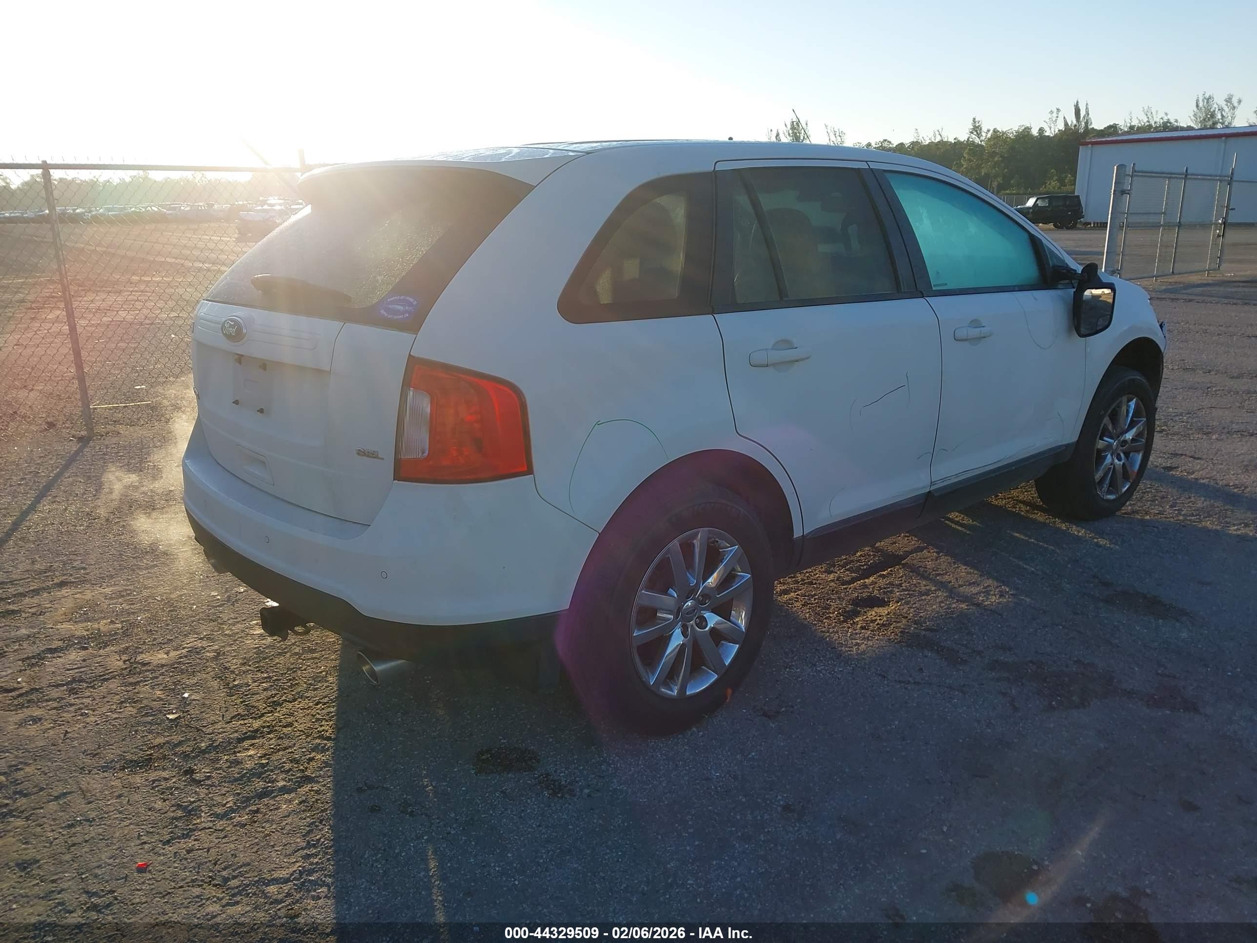 FORD EDGE image 4
