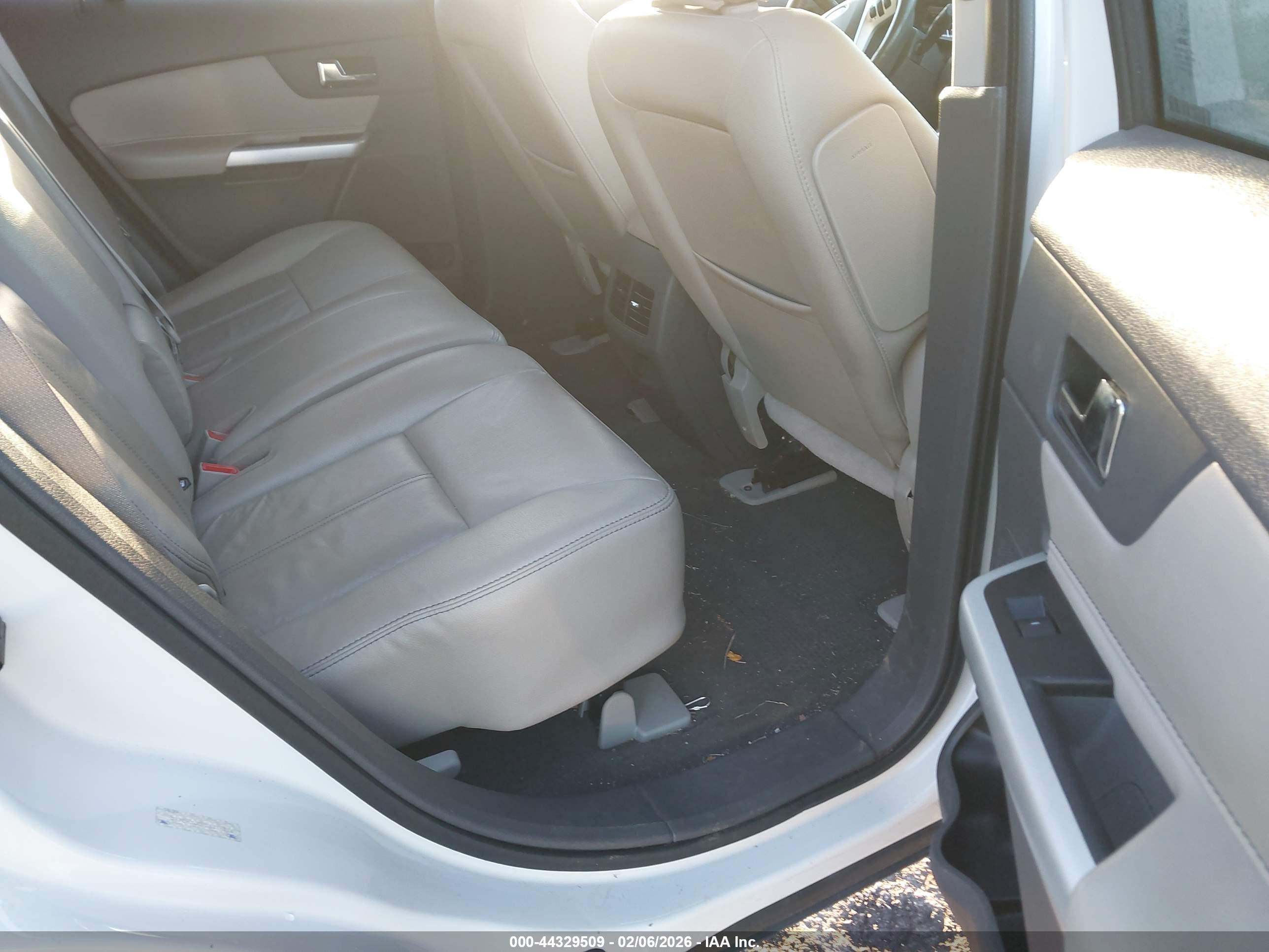 FORD EDGE image 8
