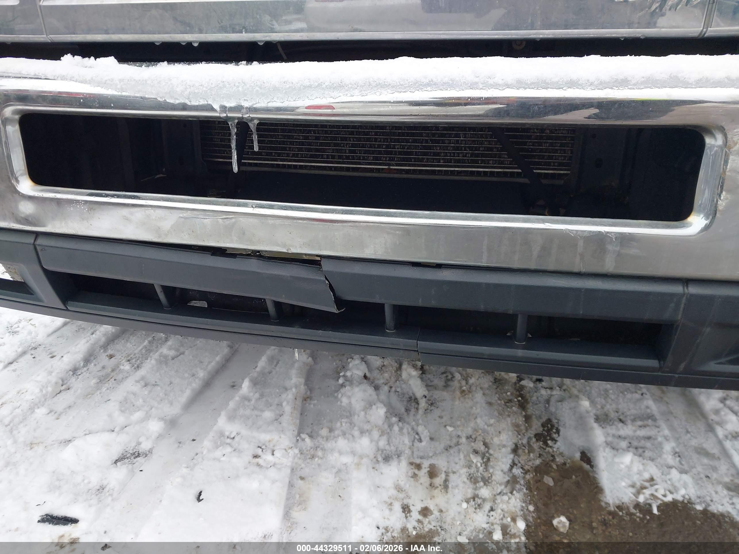 FORD E-150 image 6