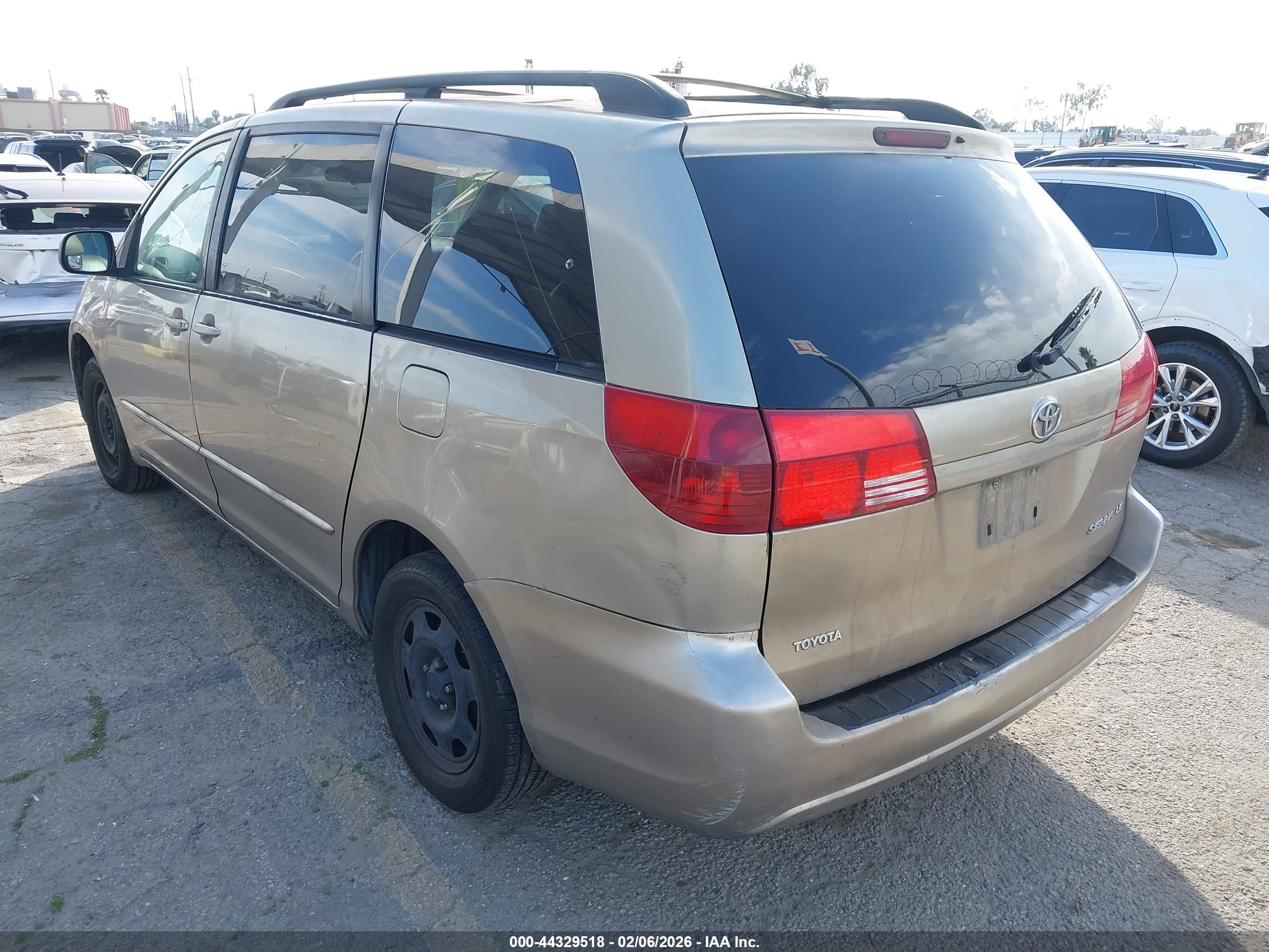 TOYOTA SIENNA image 3