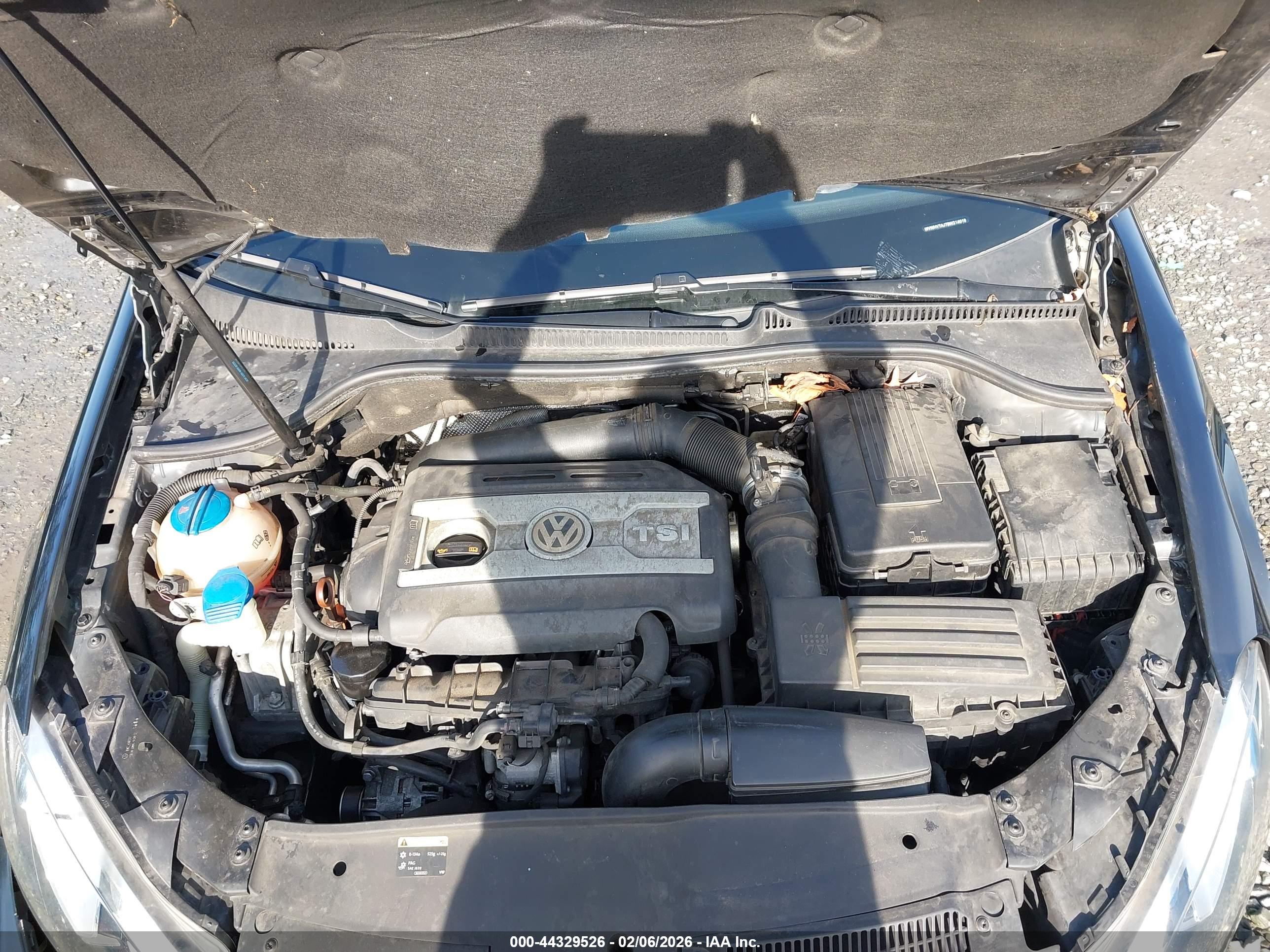 VOLKSWAGEN GTI image 10