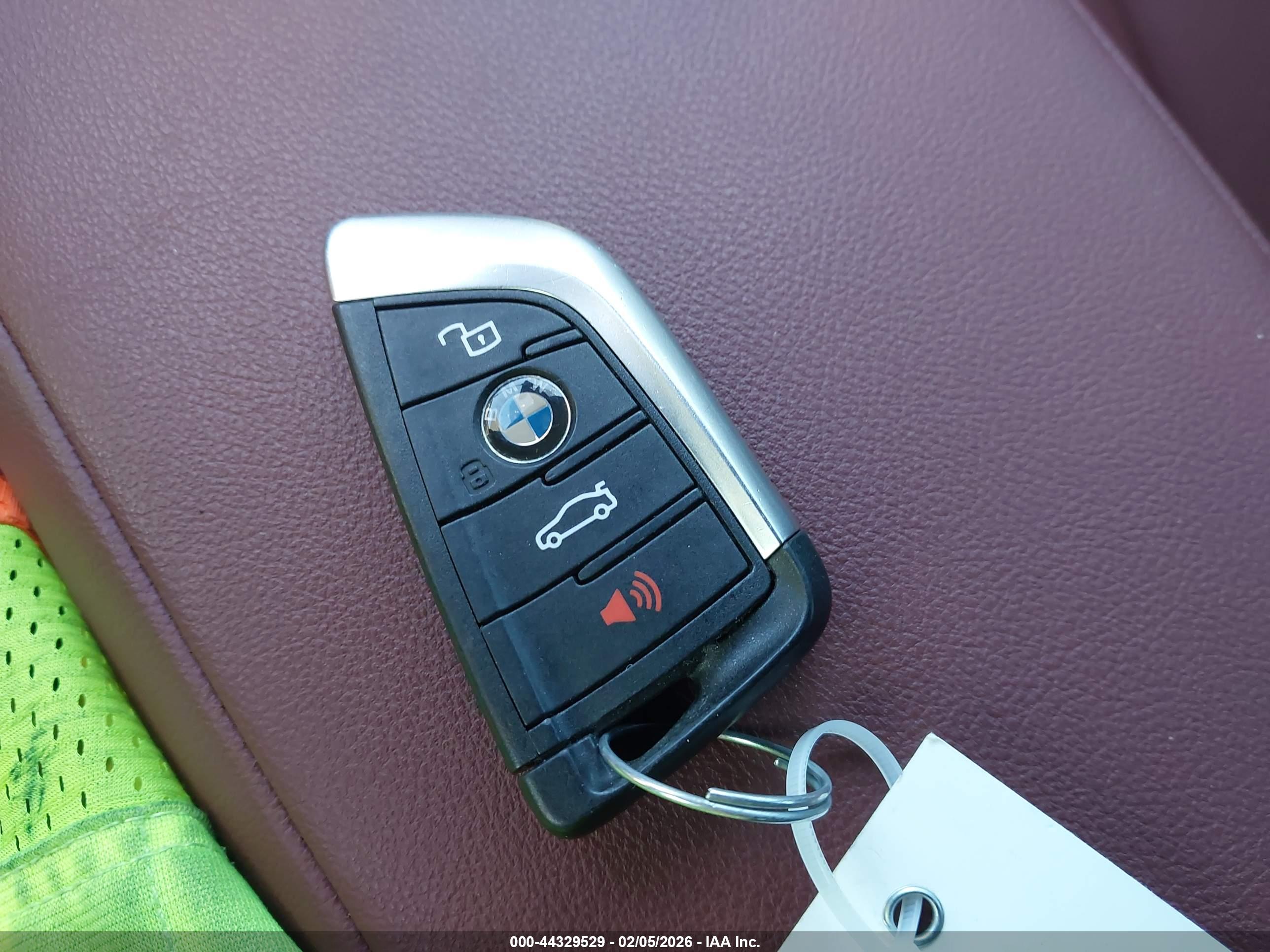 BMW 330I image 11