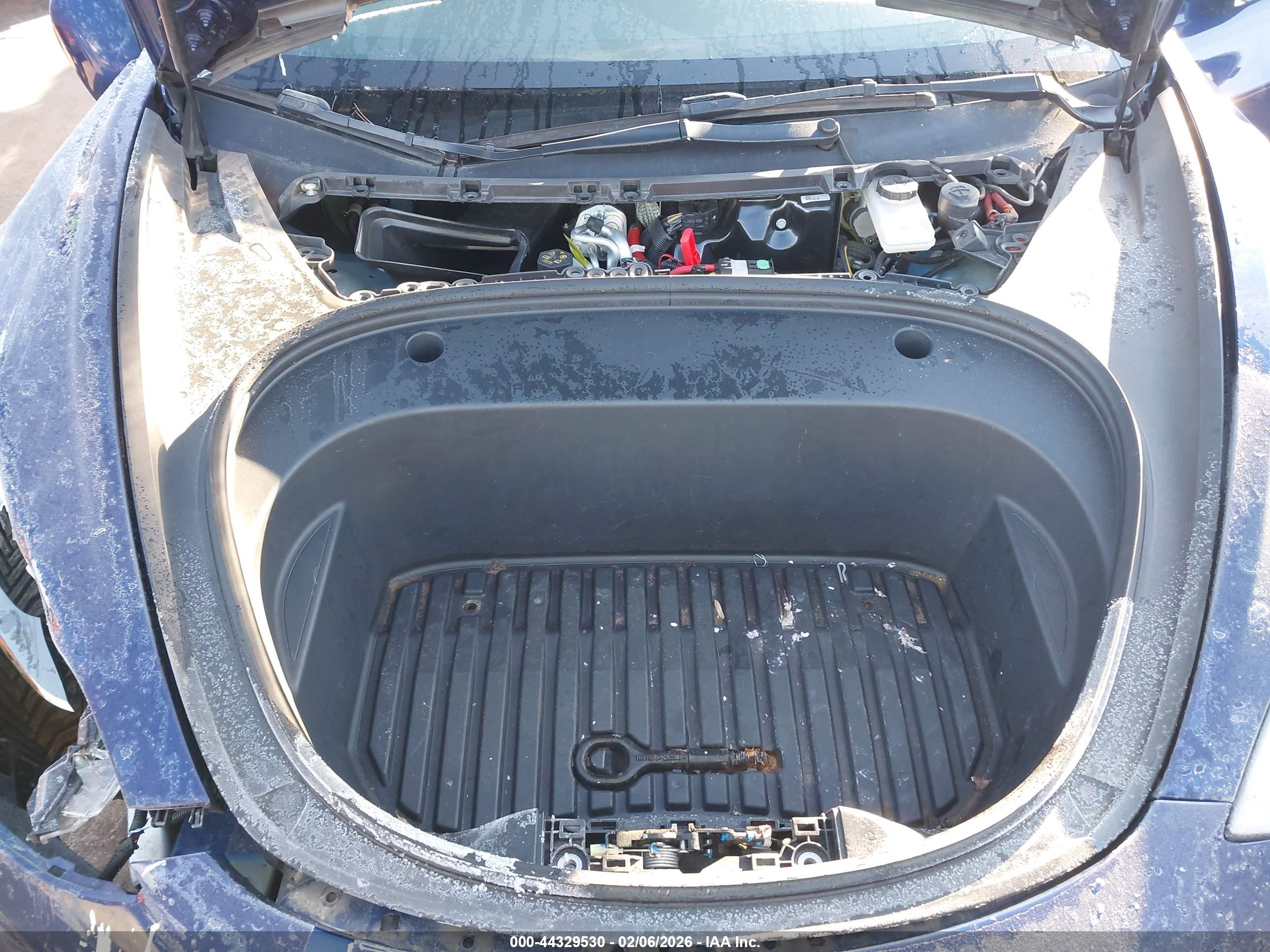 TESLA MODEL image 10