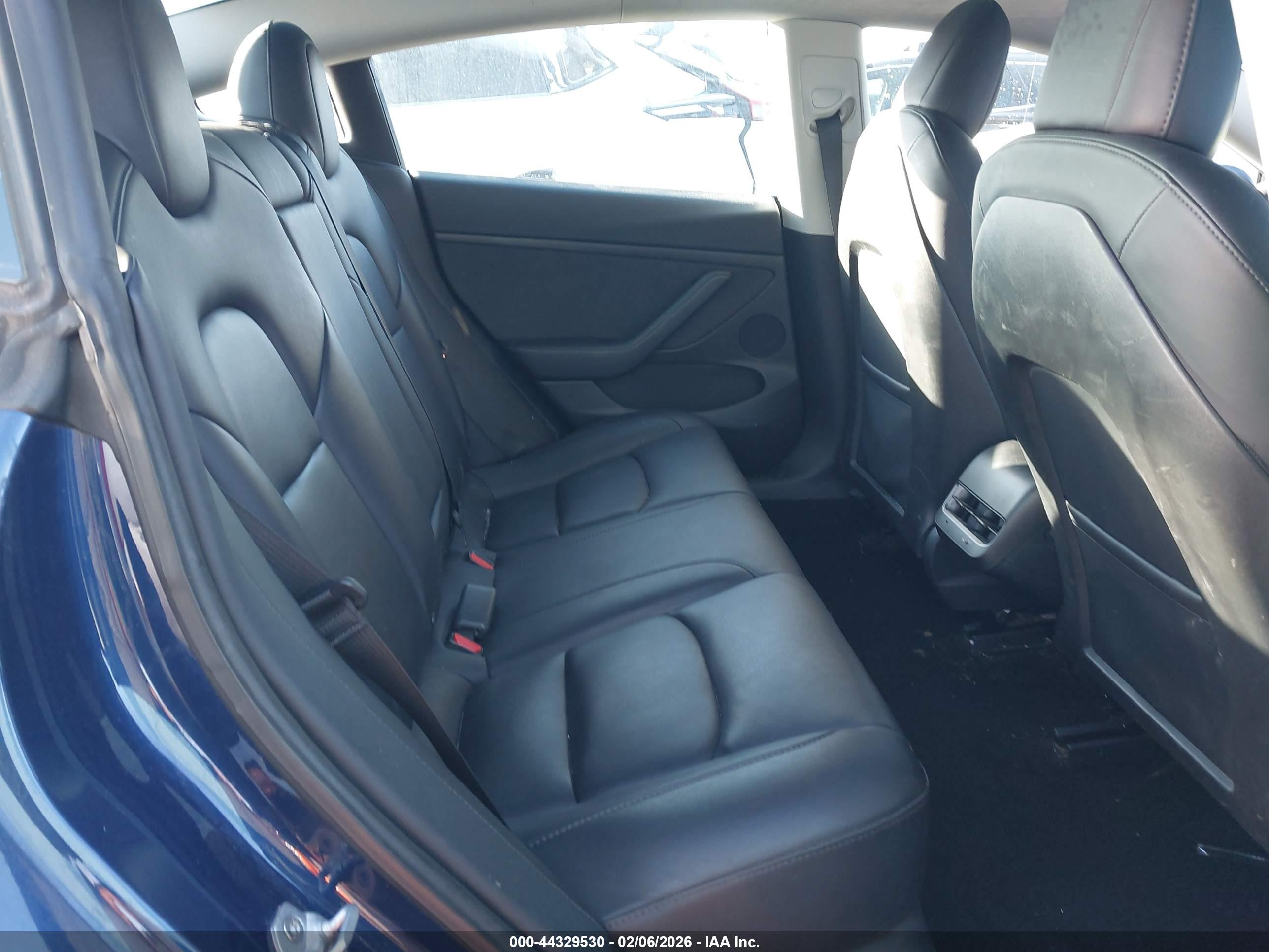TESLA MODEL image 8
