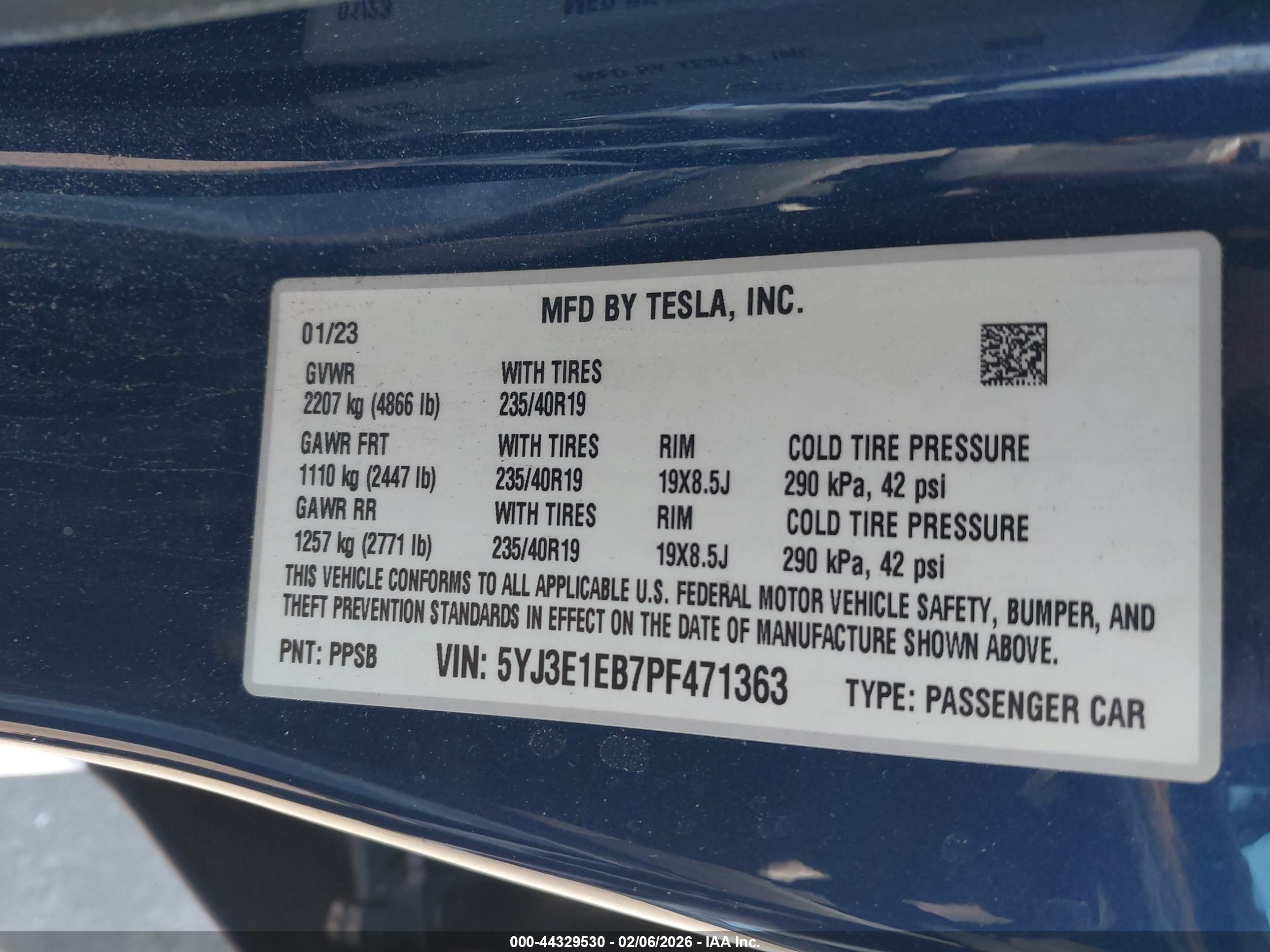 TESLA MODEL image 9