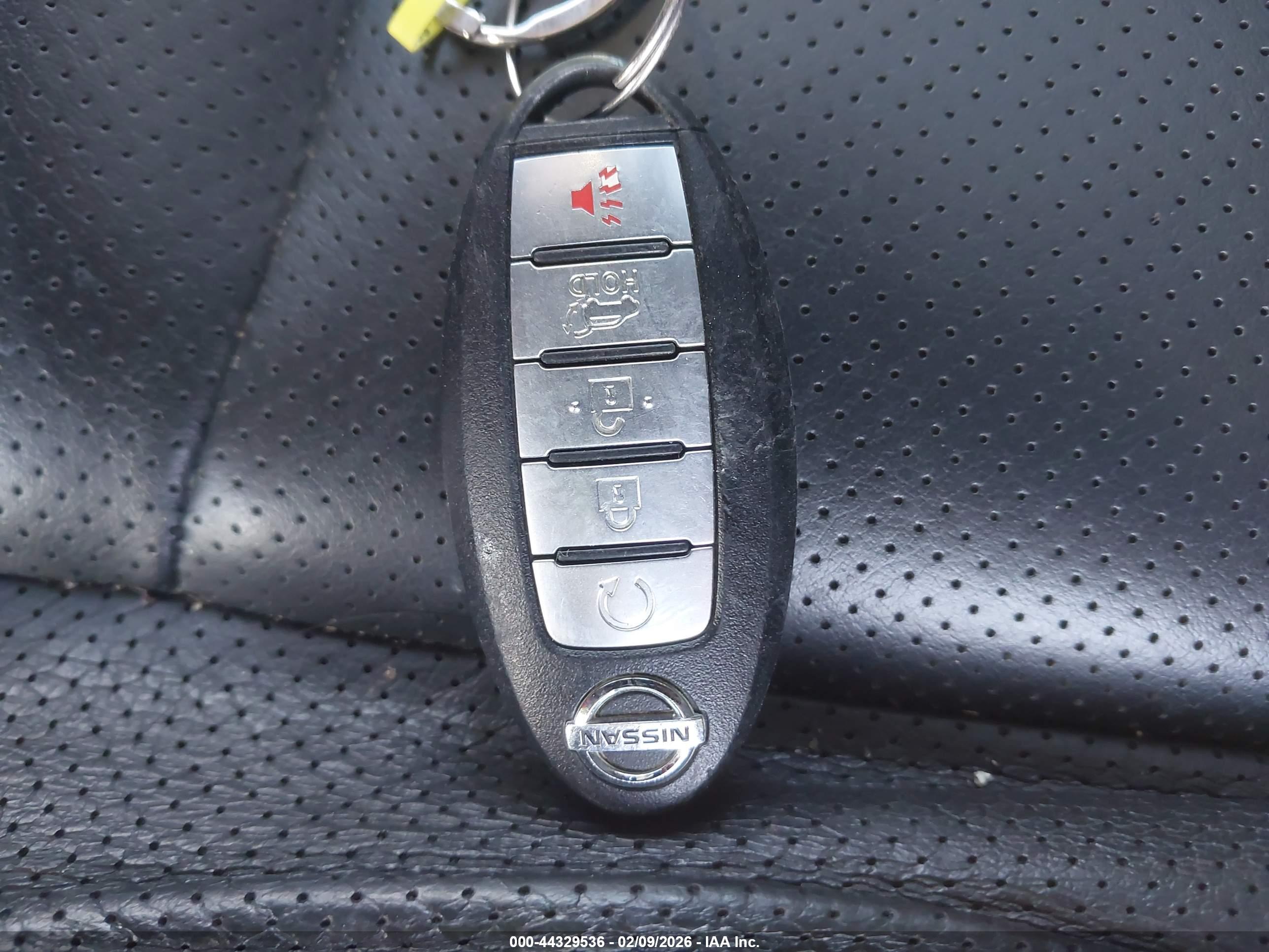 NISSAN ROGUE image 11