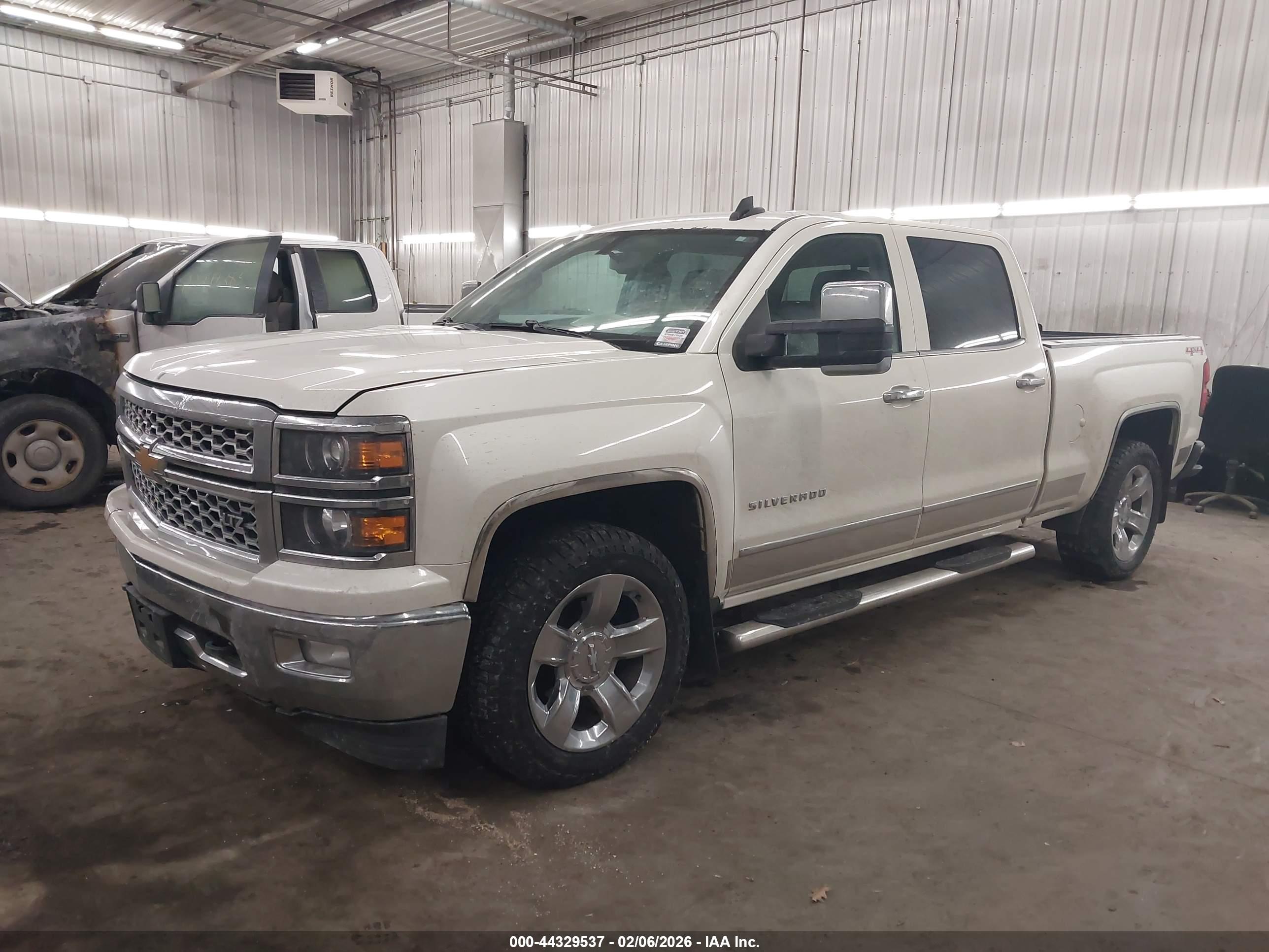CHEVROLET SILVERADO image 2