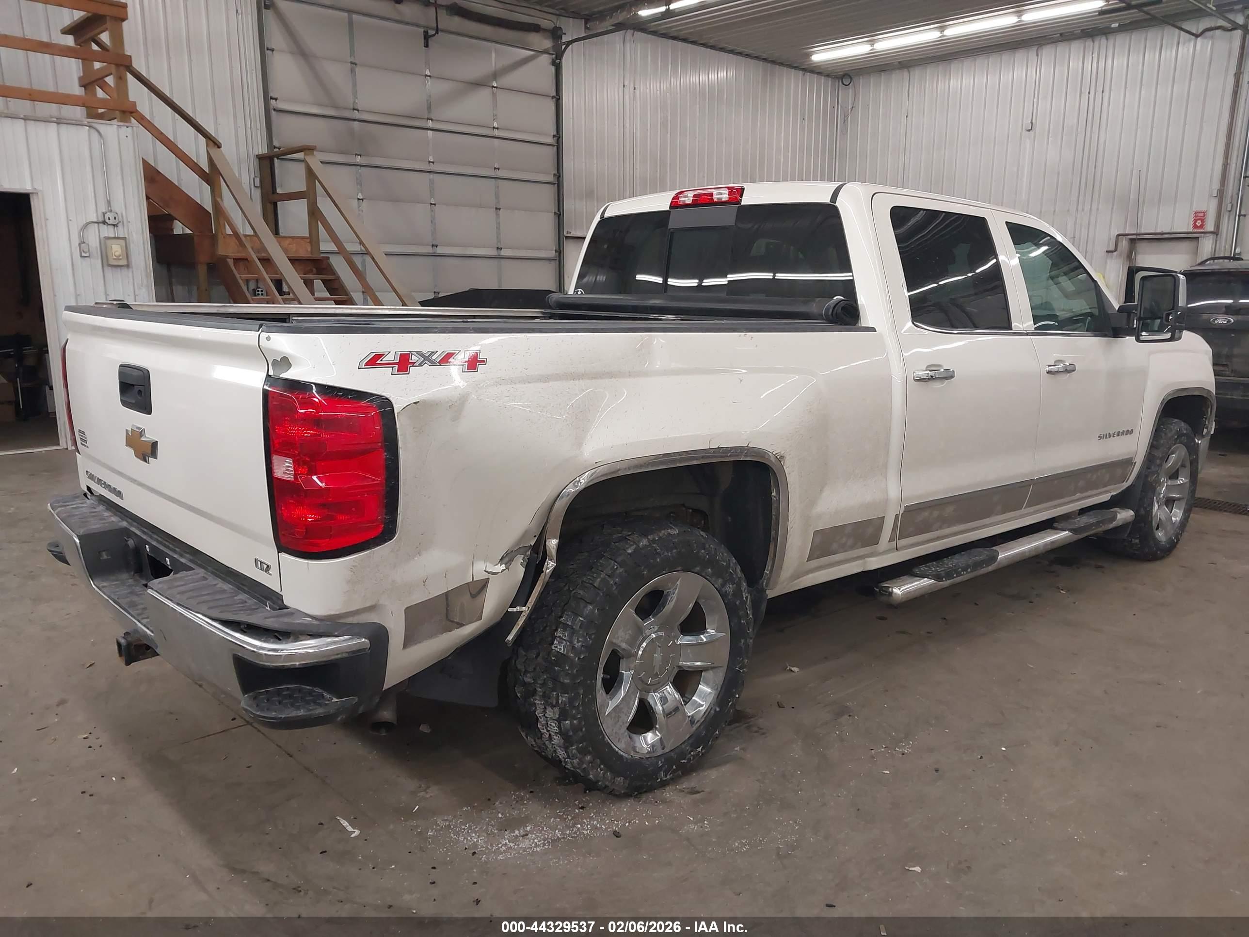 CHEVROLET SILVERADO image 4