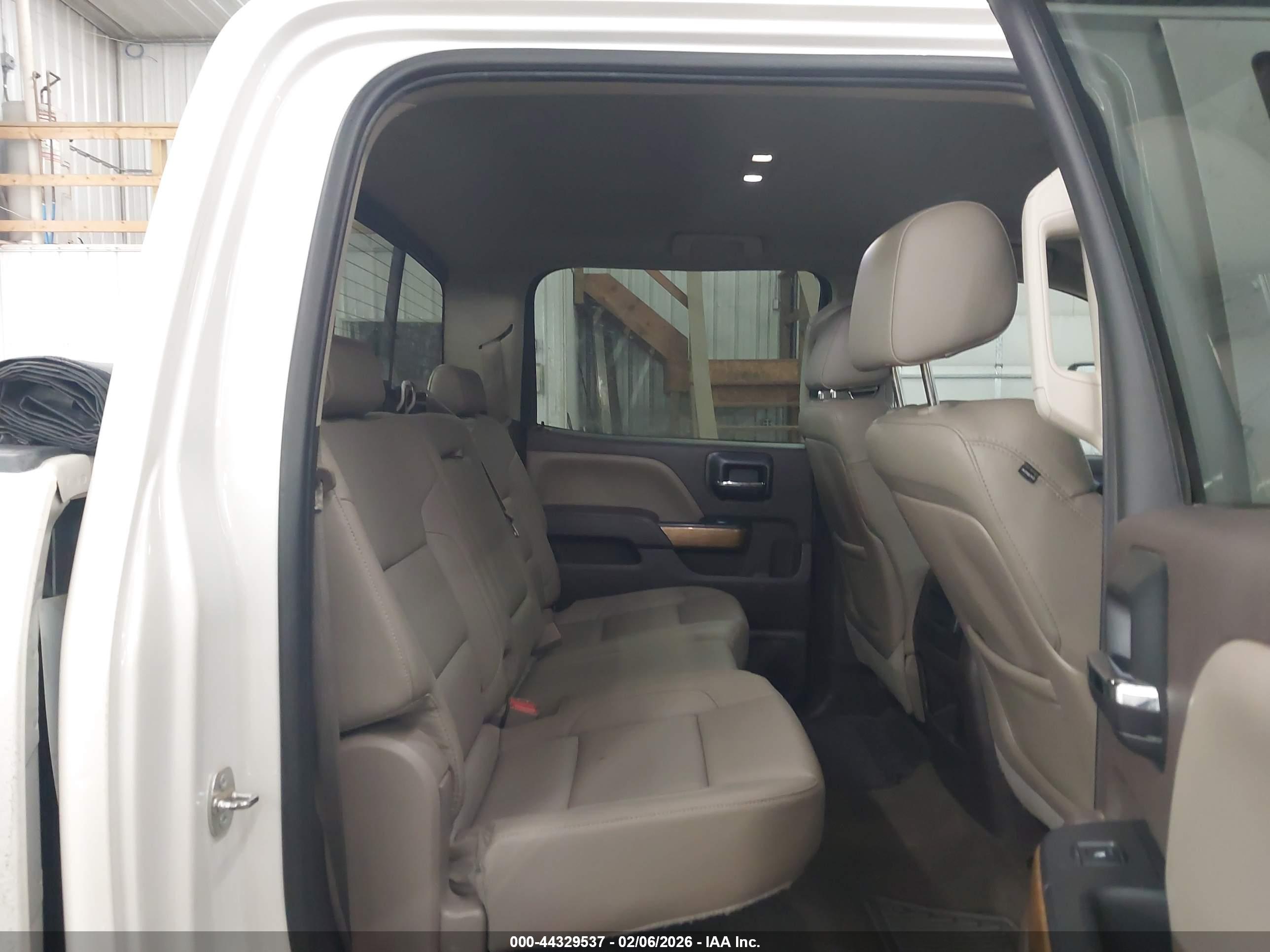CHEVROLET SILVERADO image 8