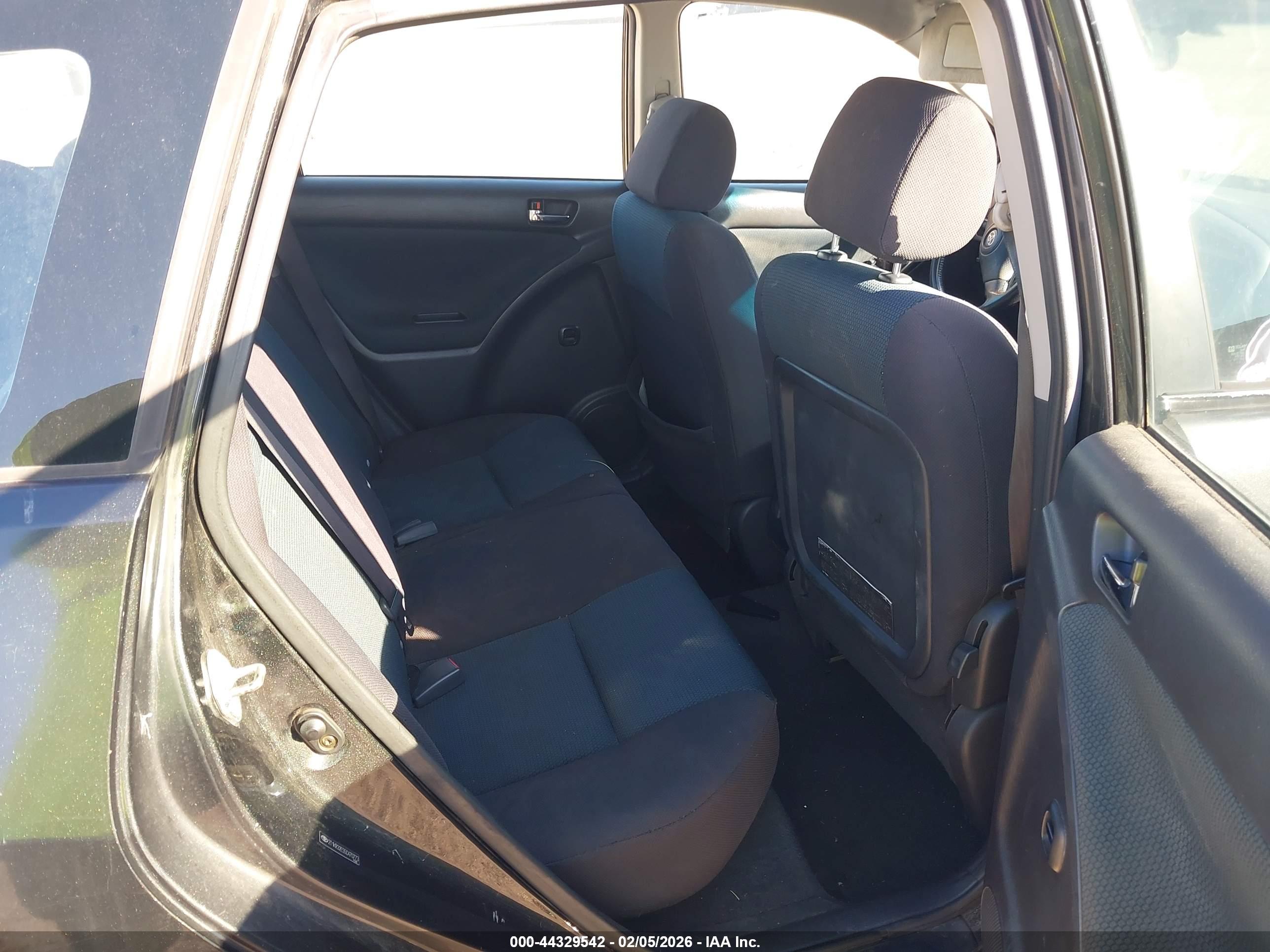 TOYOTA MATRIX image 8