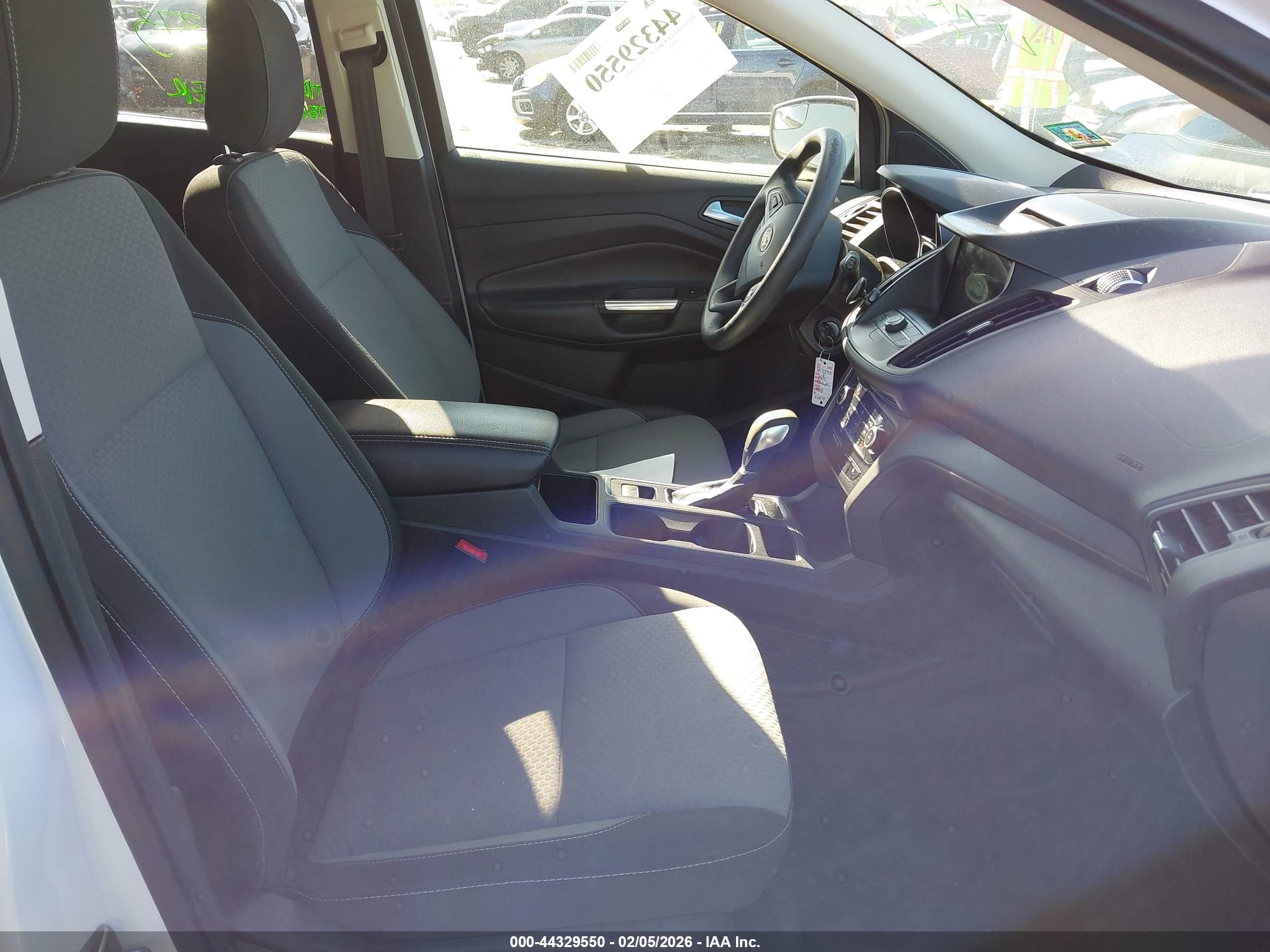 FORD ESCAPE image 5