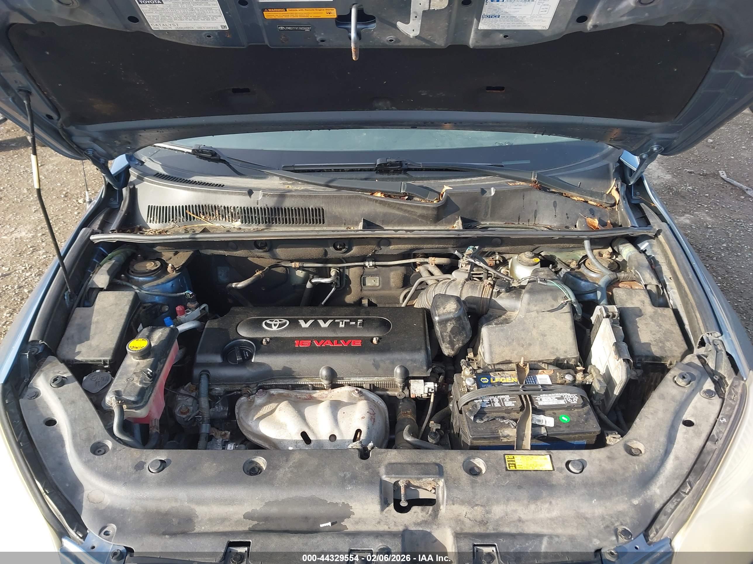 TOYOTA RAV4 image 10