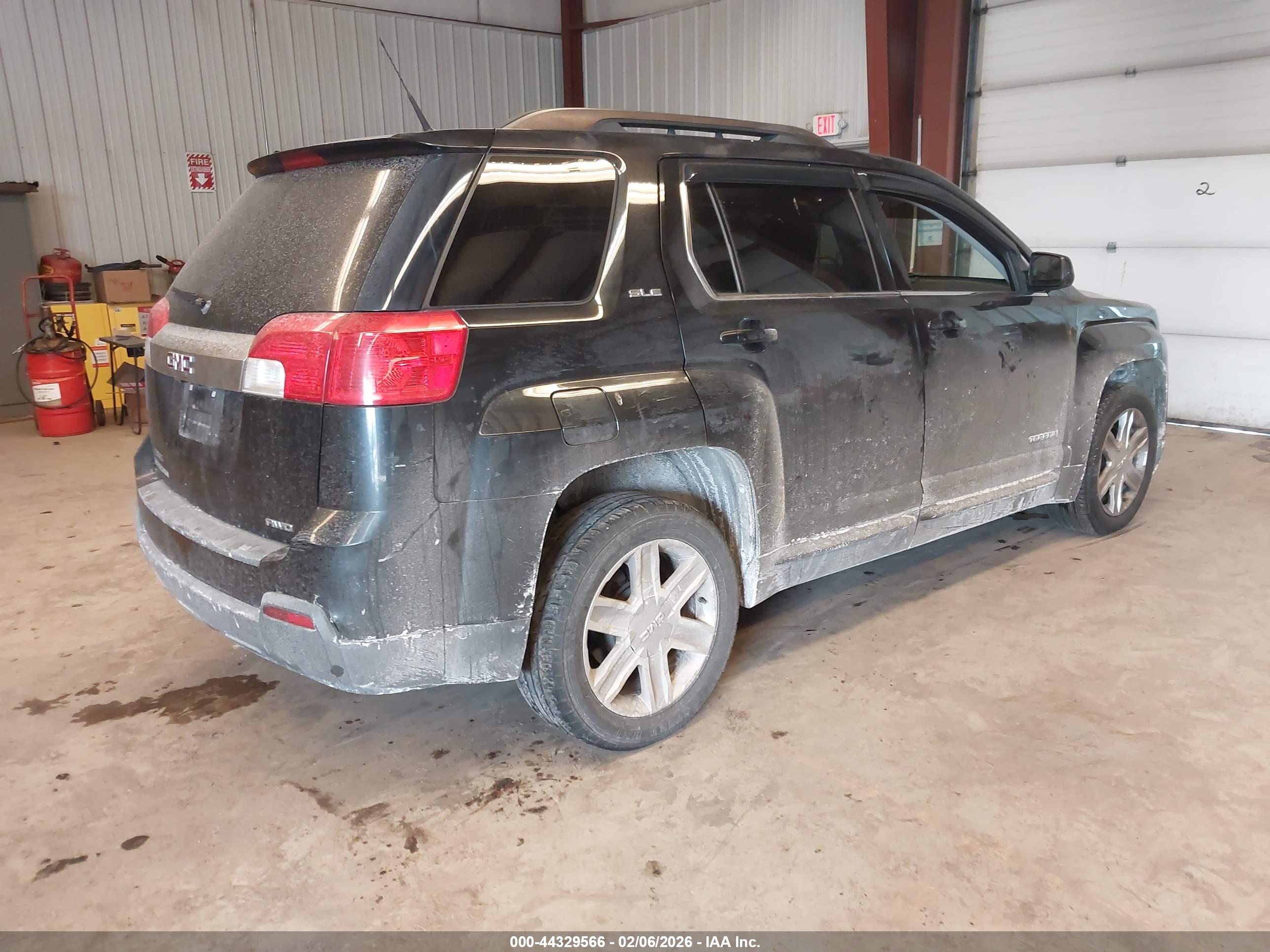 GMC TERRAIN image 4