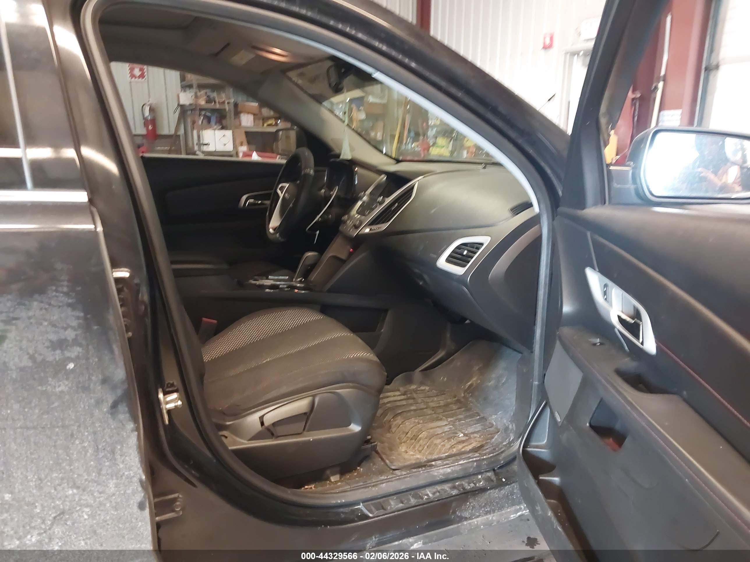 GMC TERRAIN image 5