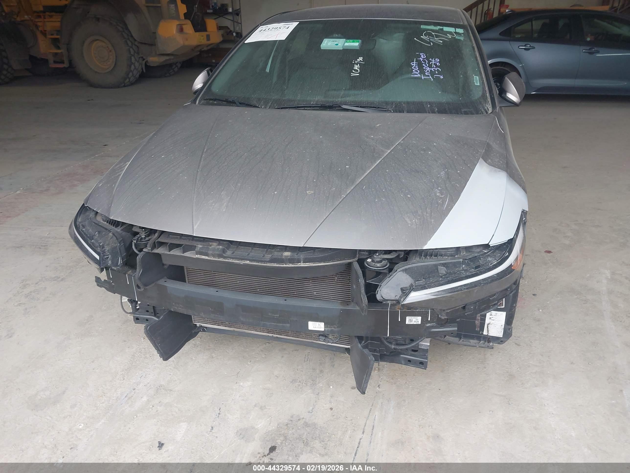 HYUNDAI ELANTRA image 6