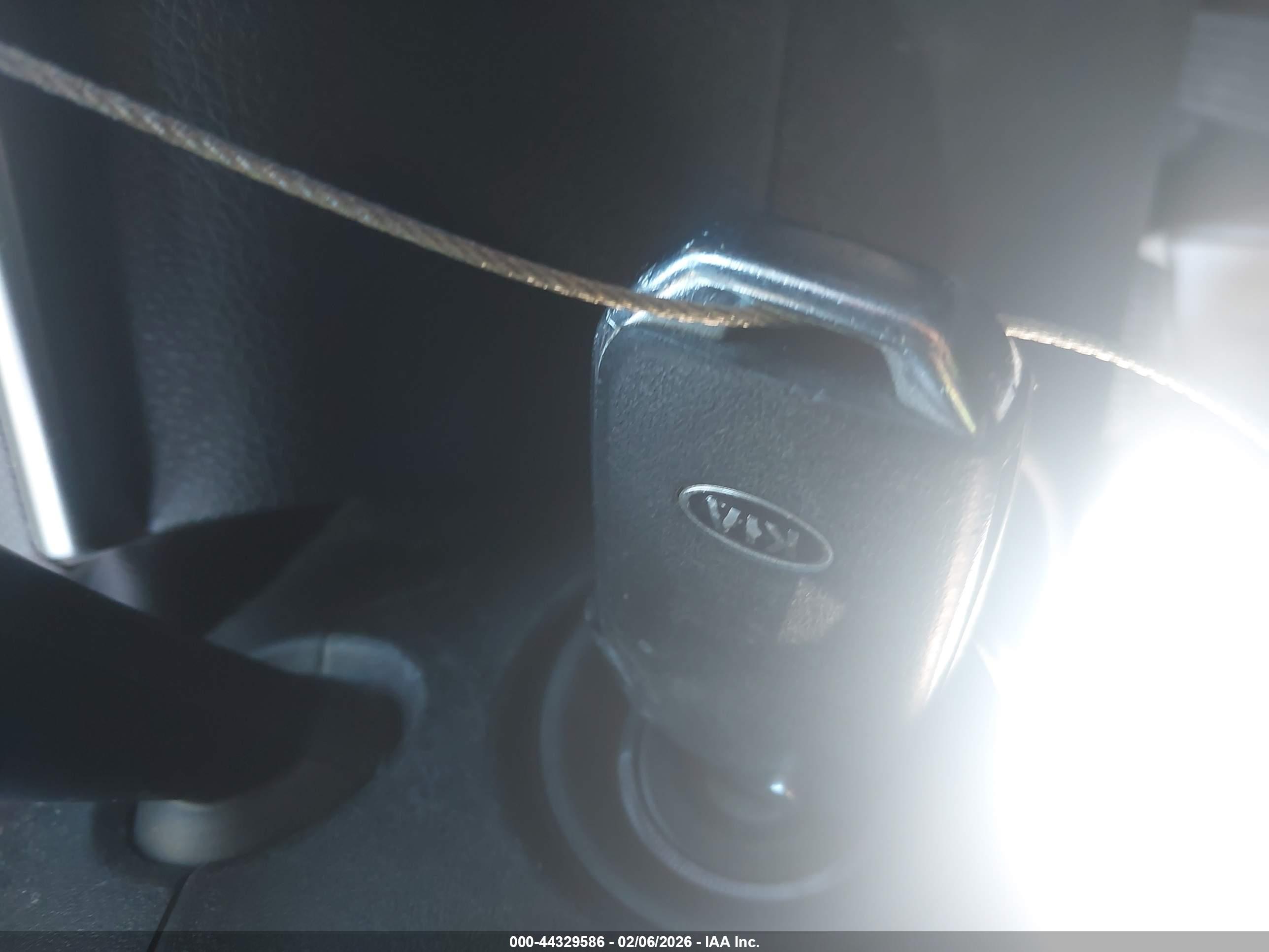 KIA K5 image 11