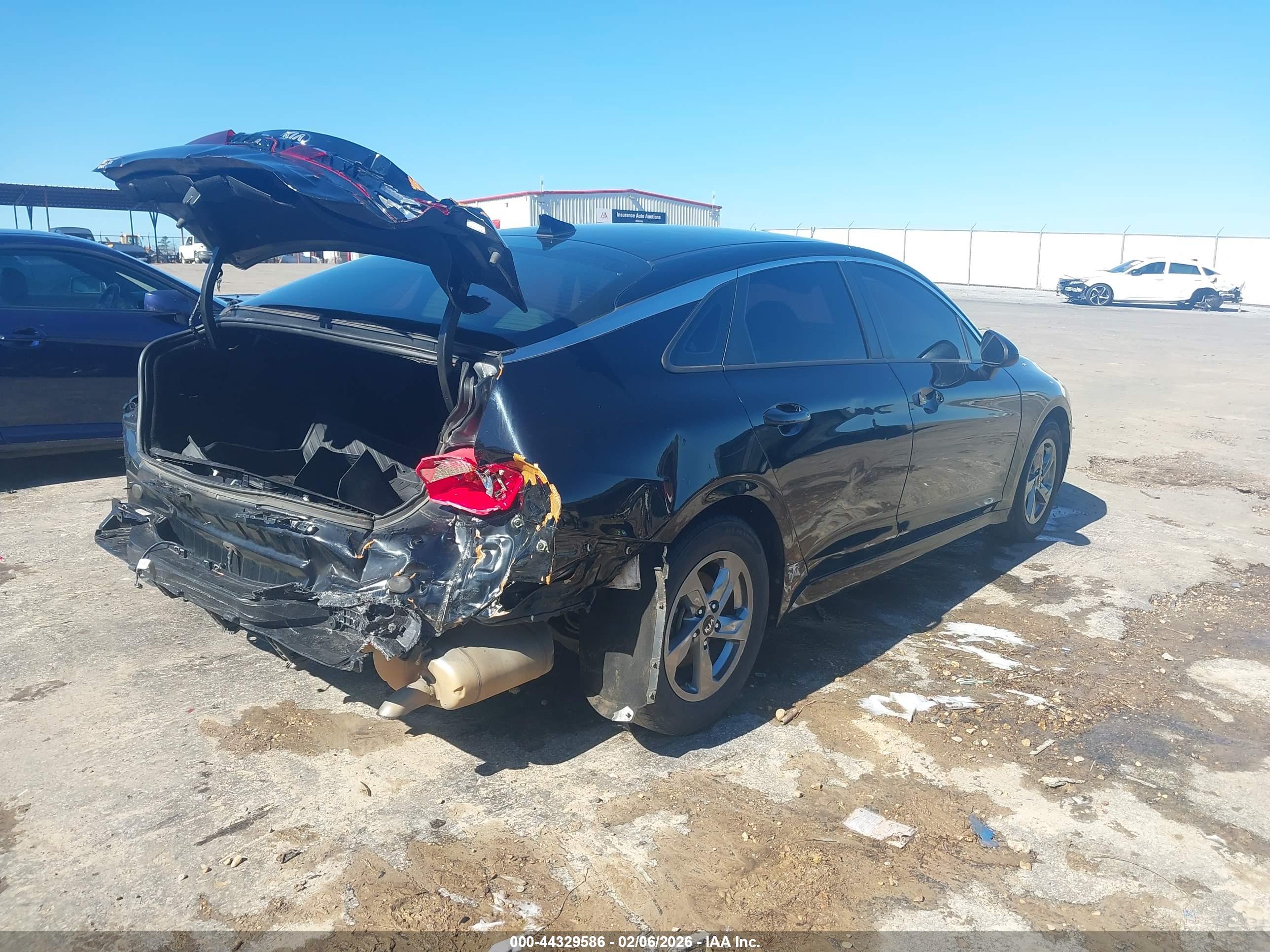 KIA K5 image 4