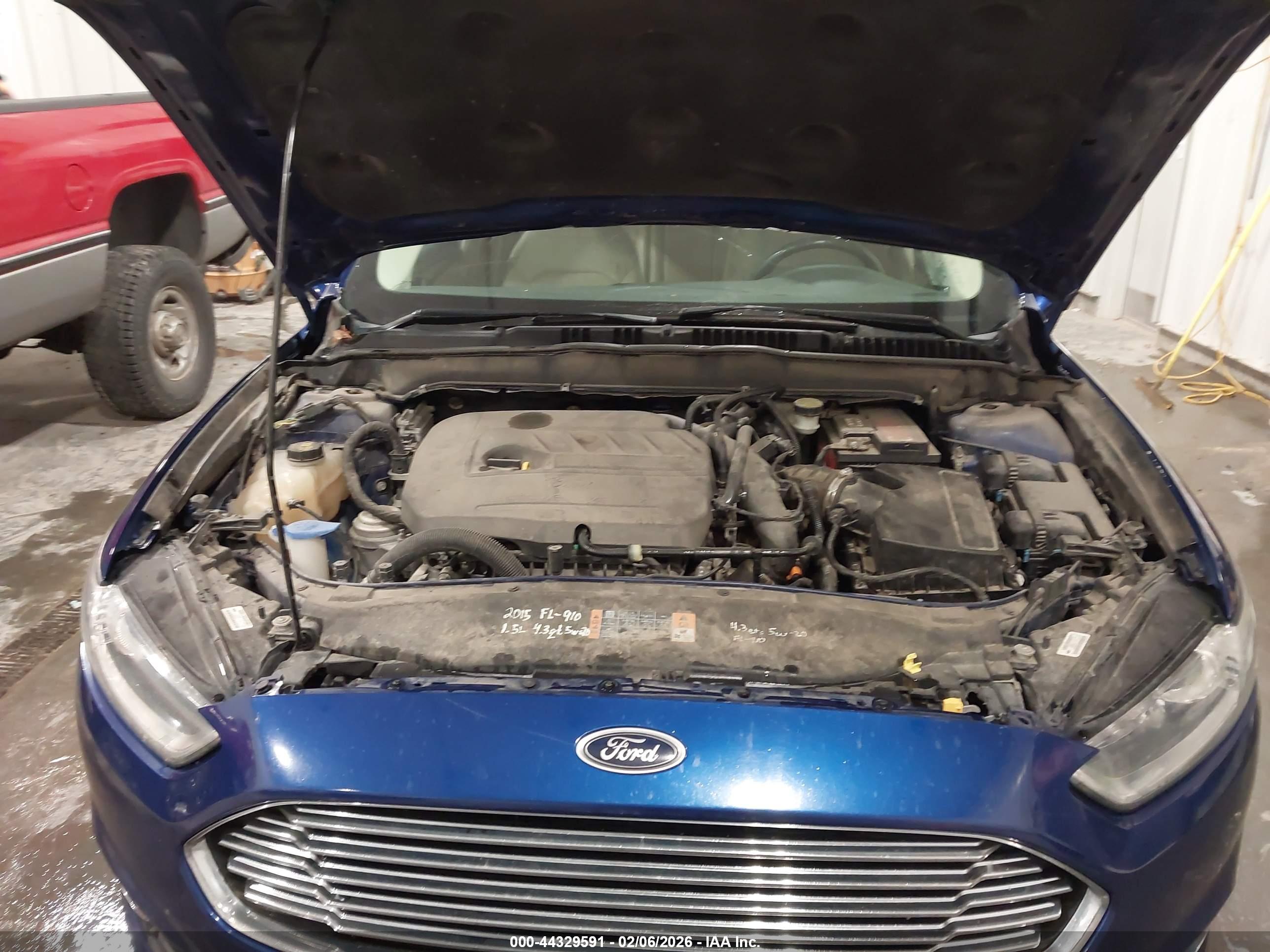 FORD FUSION image 10