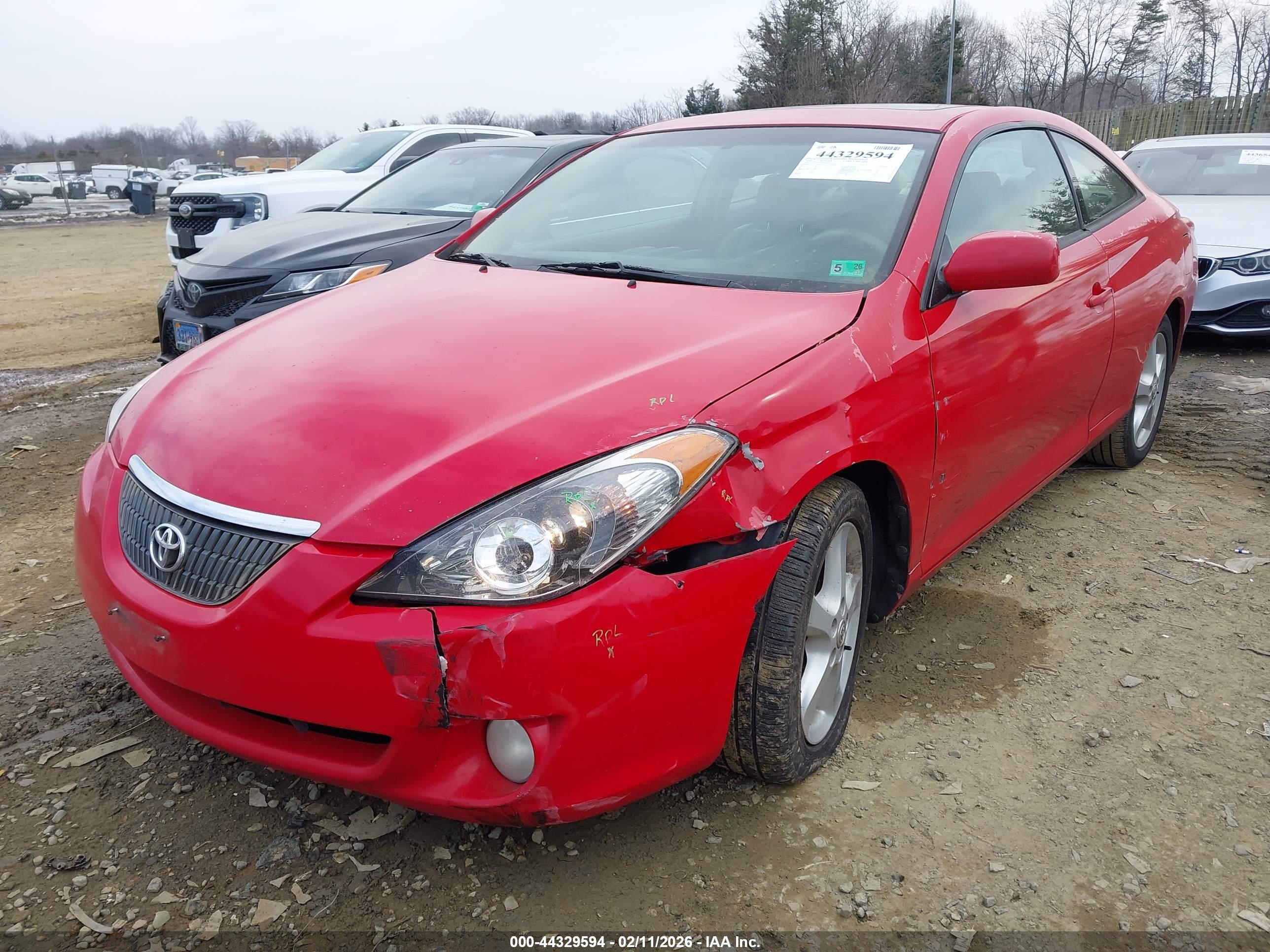 TOYOTA CAMRY image 2