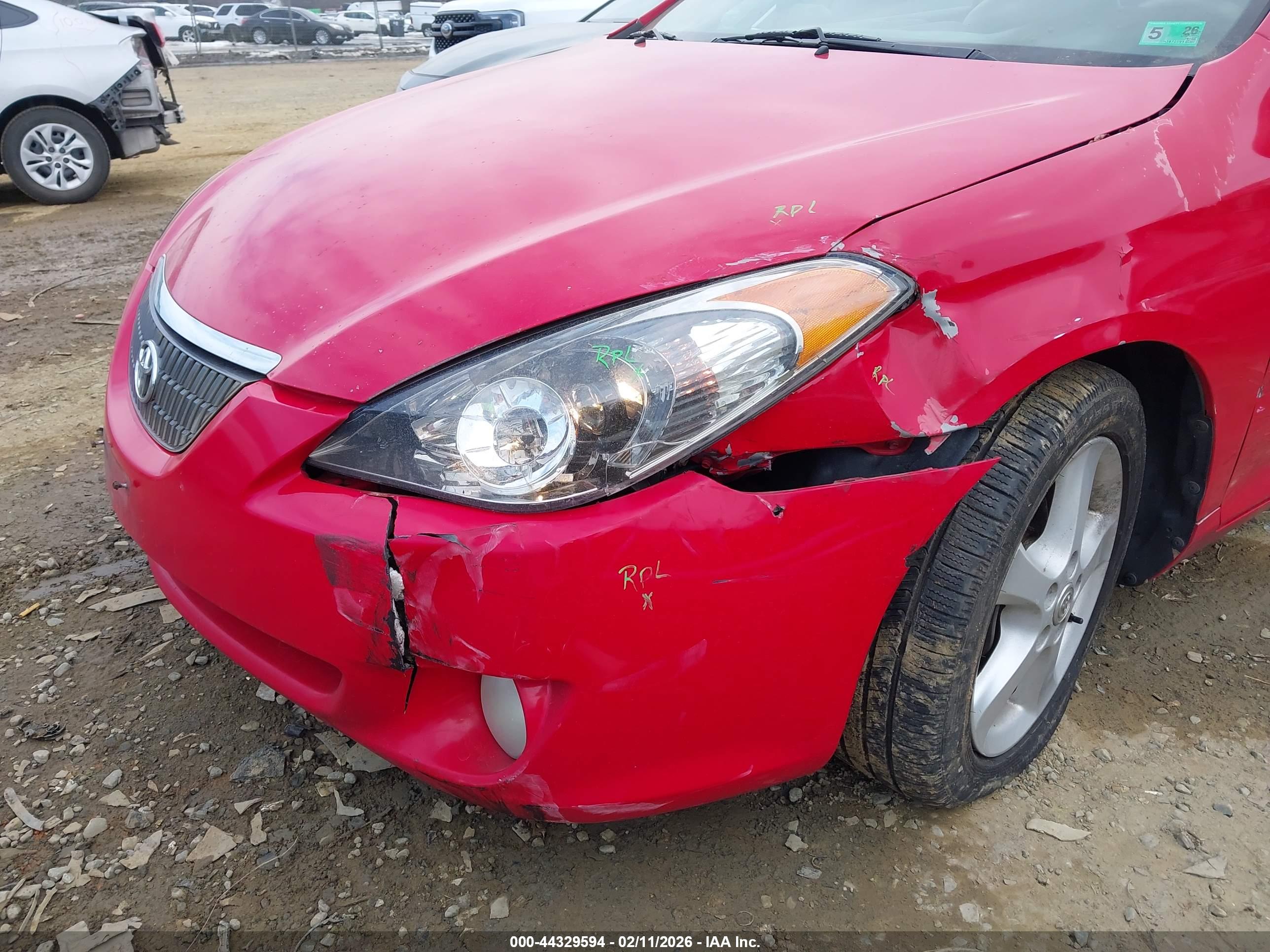 TOYOTA CAMRY image 6