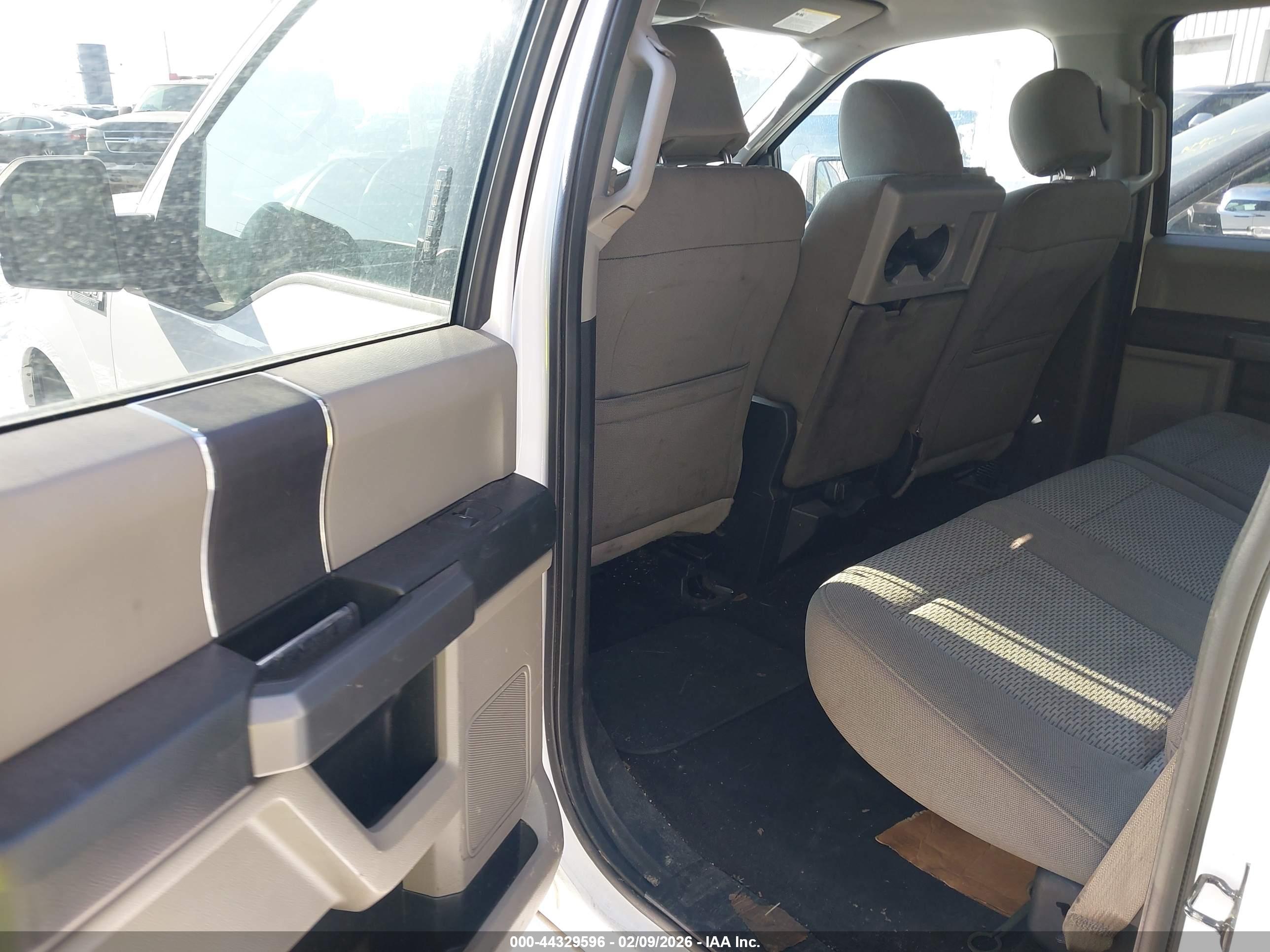 FORD F-150 image 8