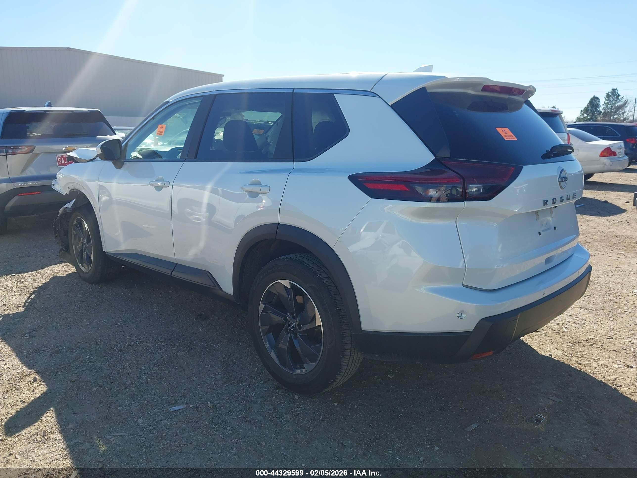 NISSAN ROGUE image 3