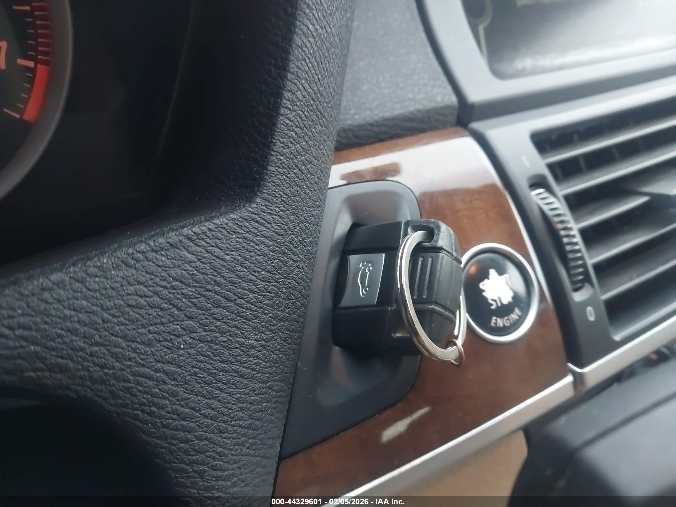 BMW X6 image 11