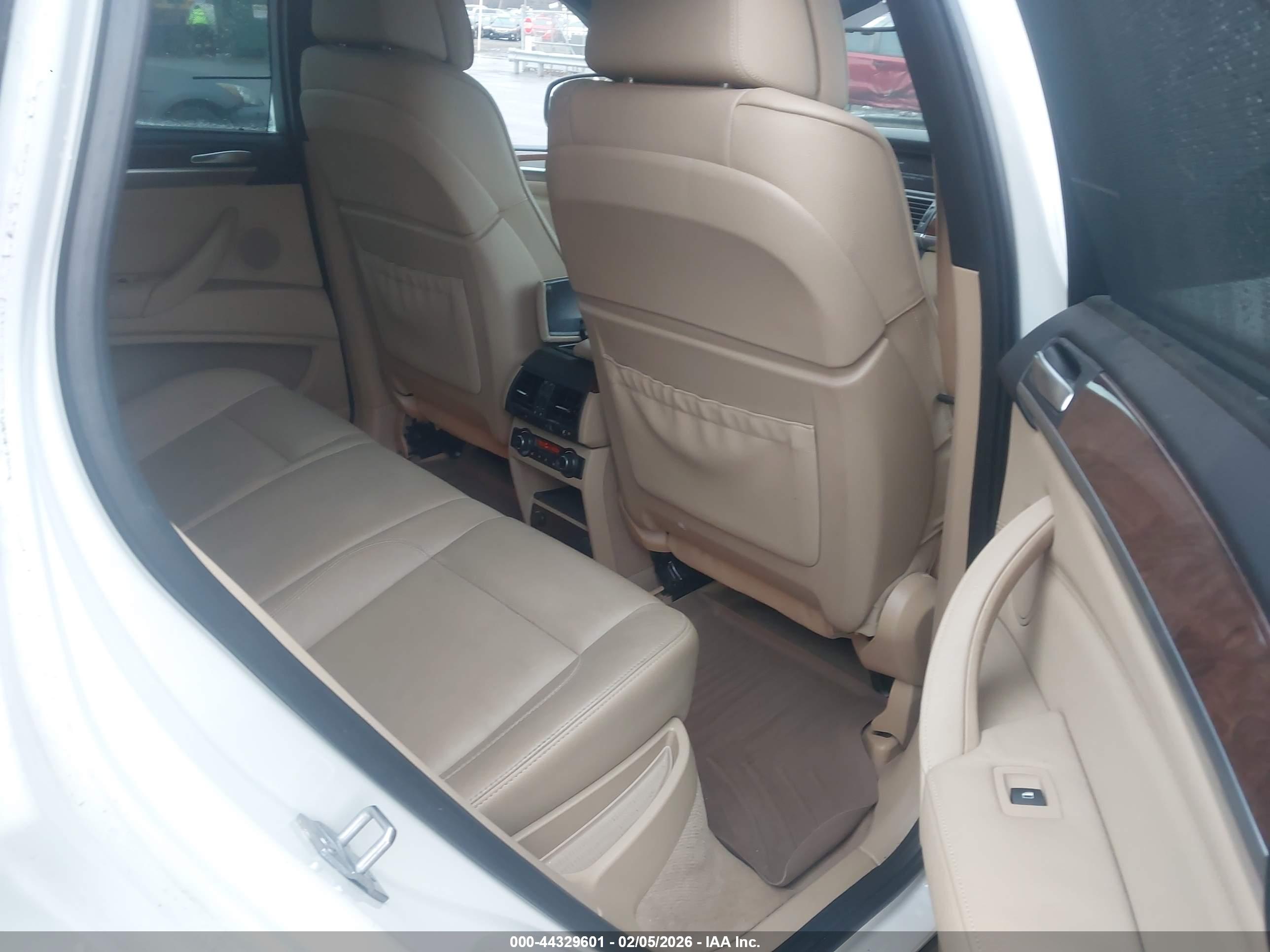 BMW X6 image 8