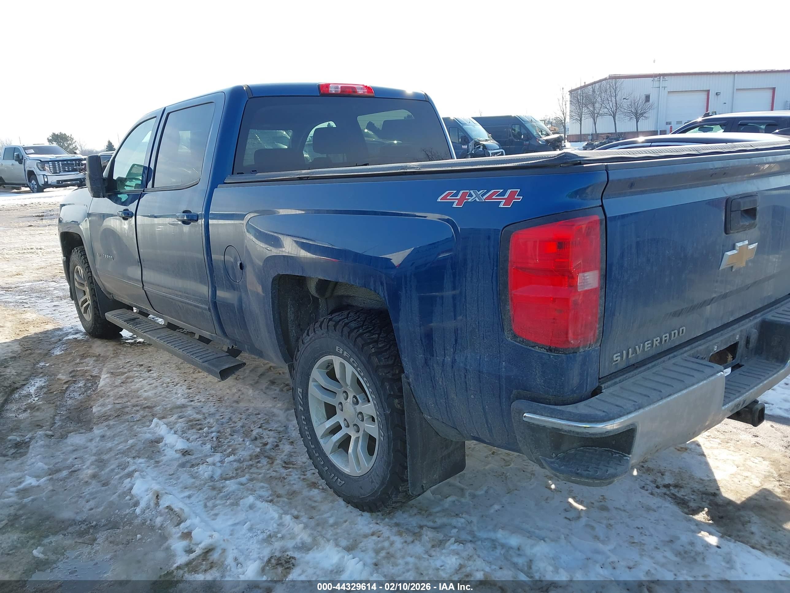 CHEVROLET SILVERADO image 3