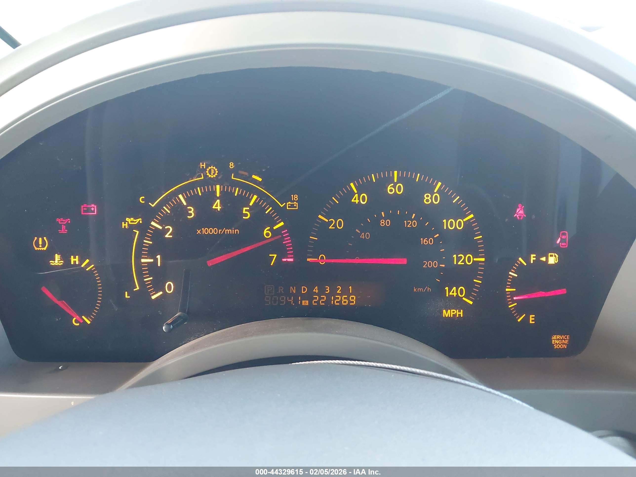INFINITI QX56 image 7