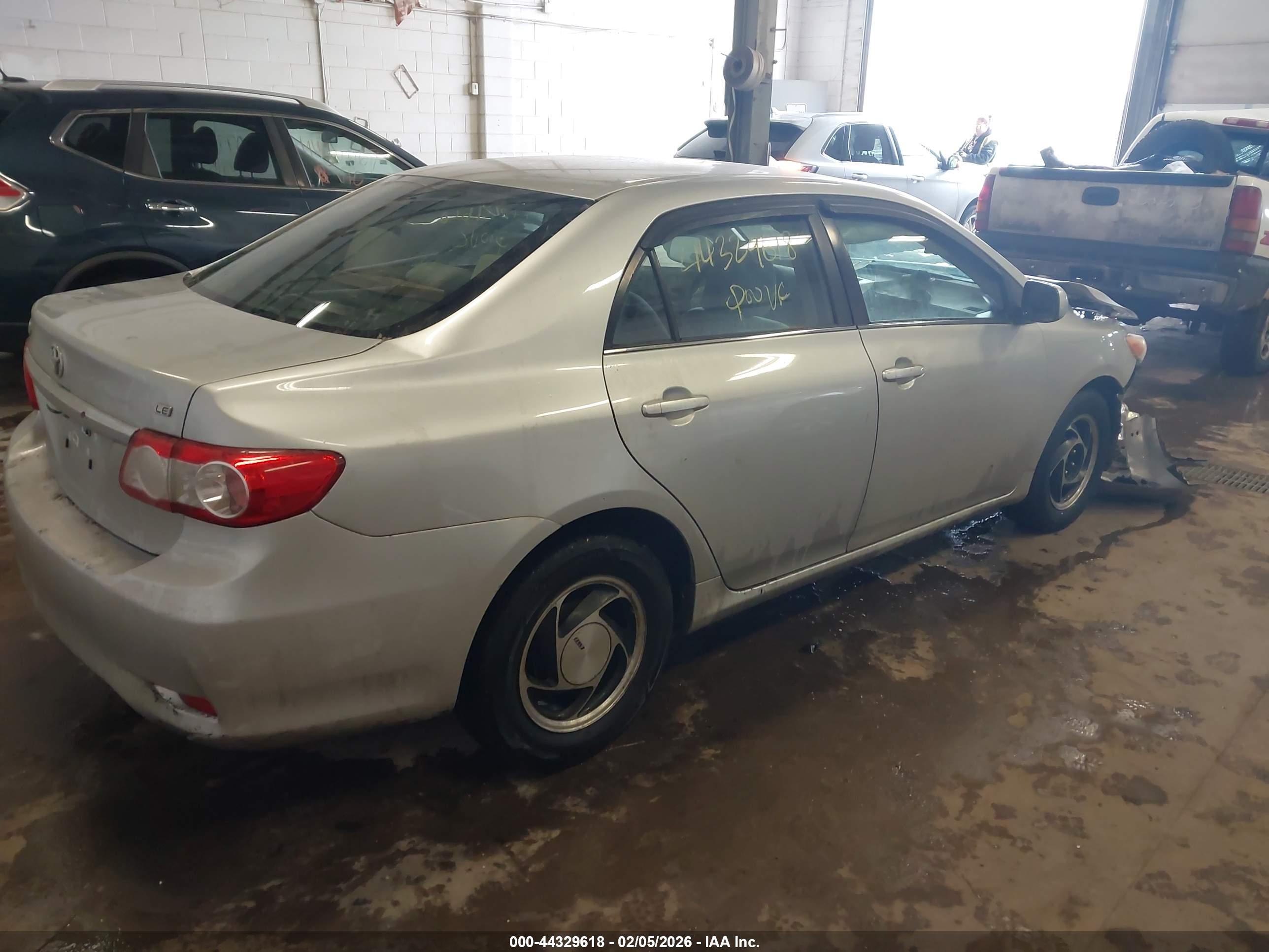 TOYOTA COROLLA image 4