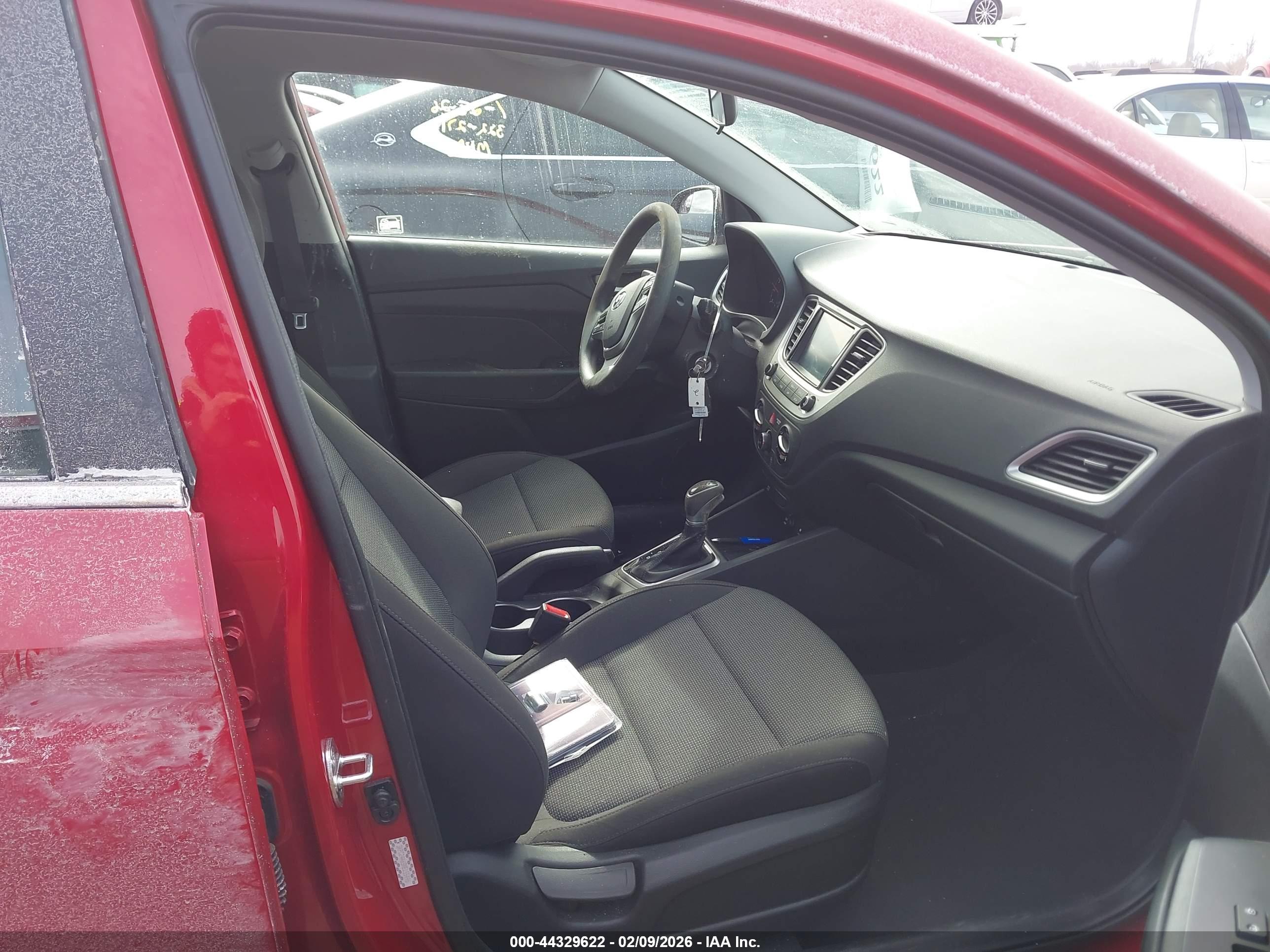 HYUNDAI ACCENT image 5