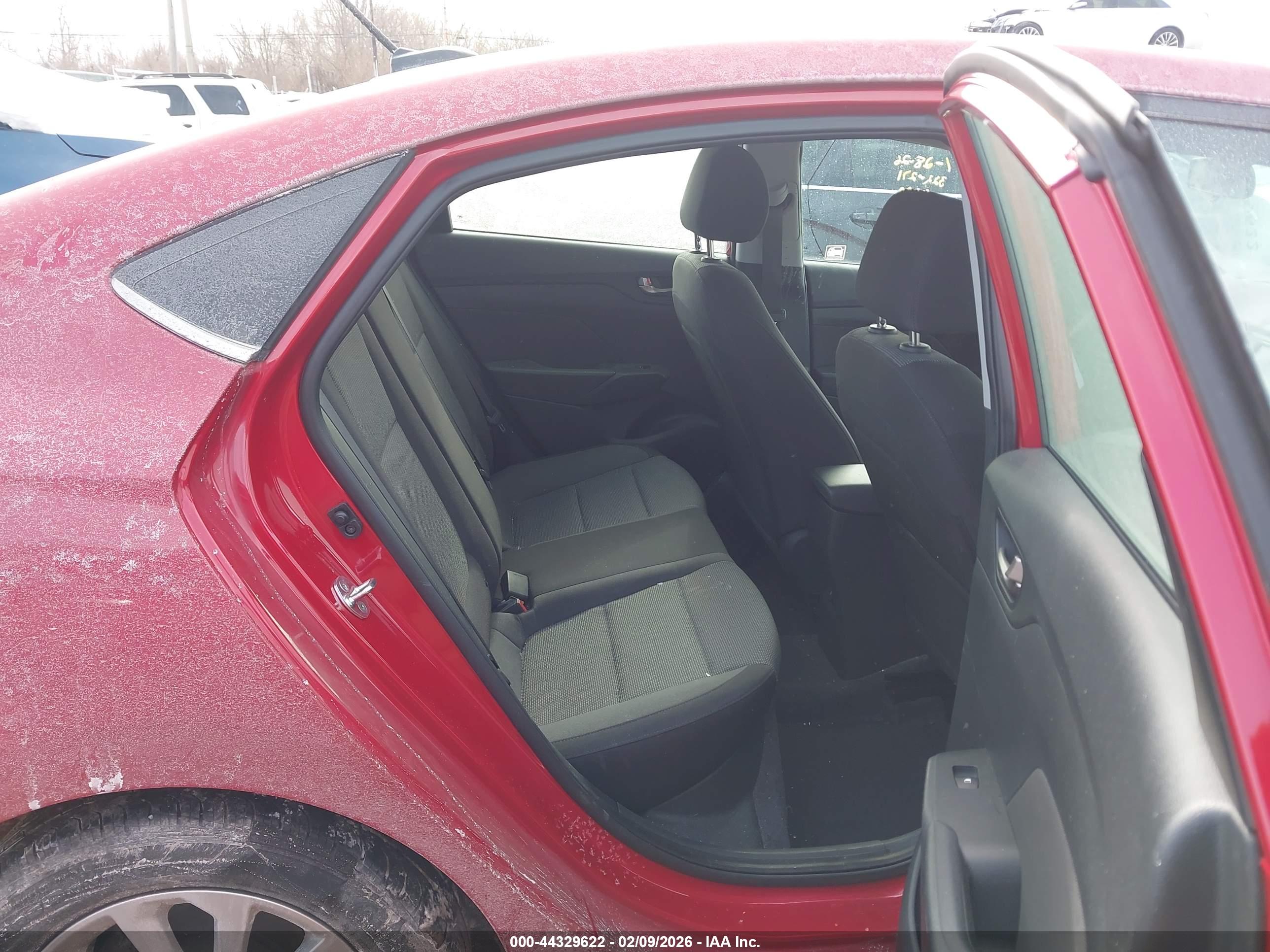 HYUNDAI ACCENT image 8