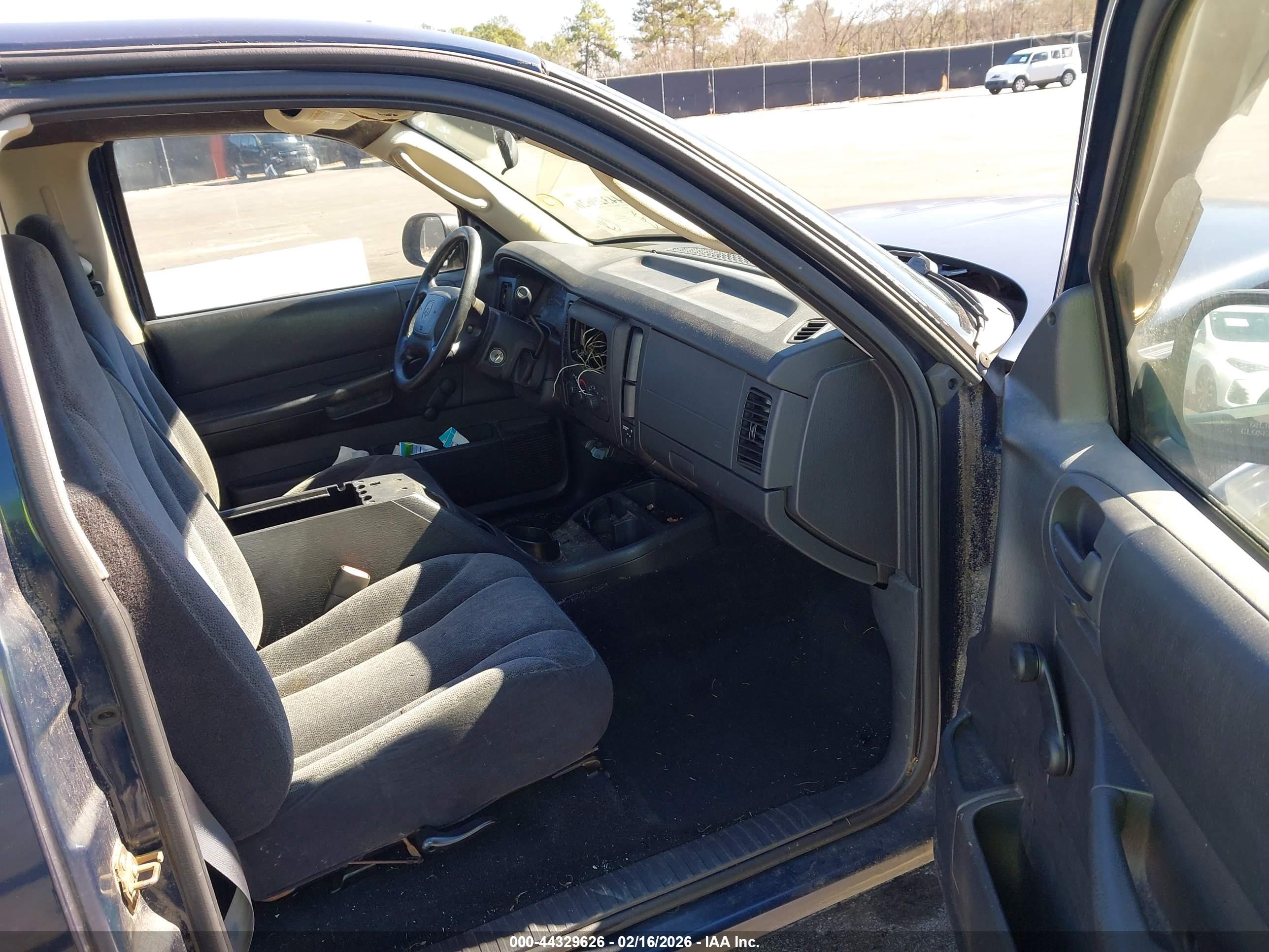 DODGE DAKOTA image 5