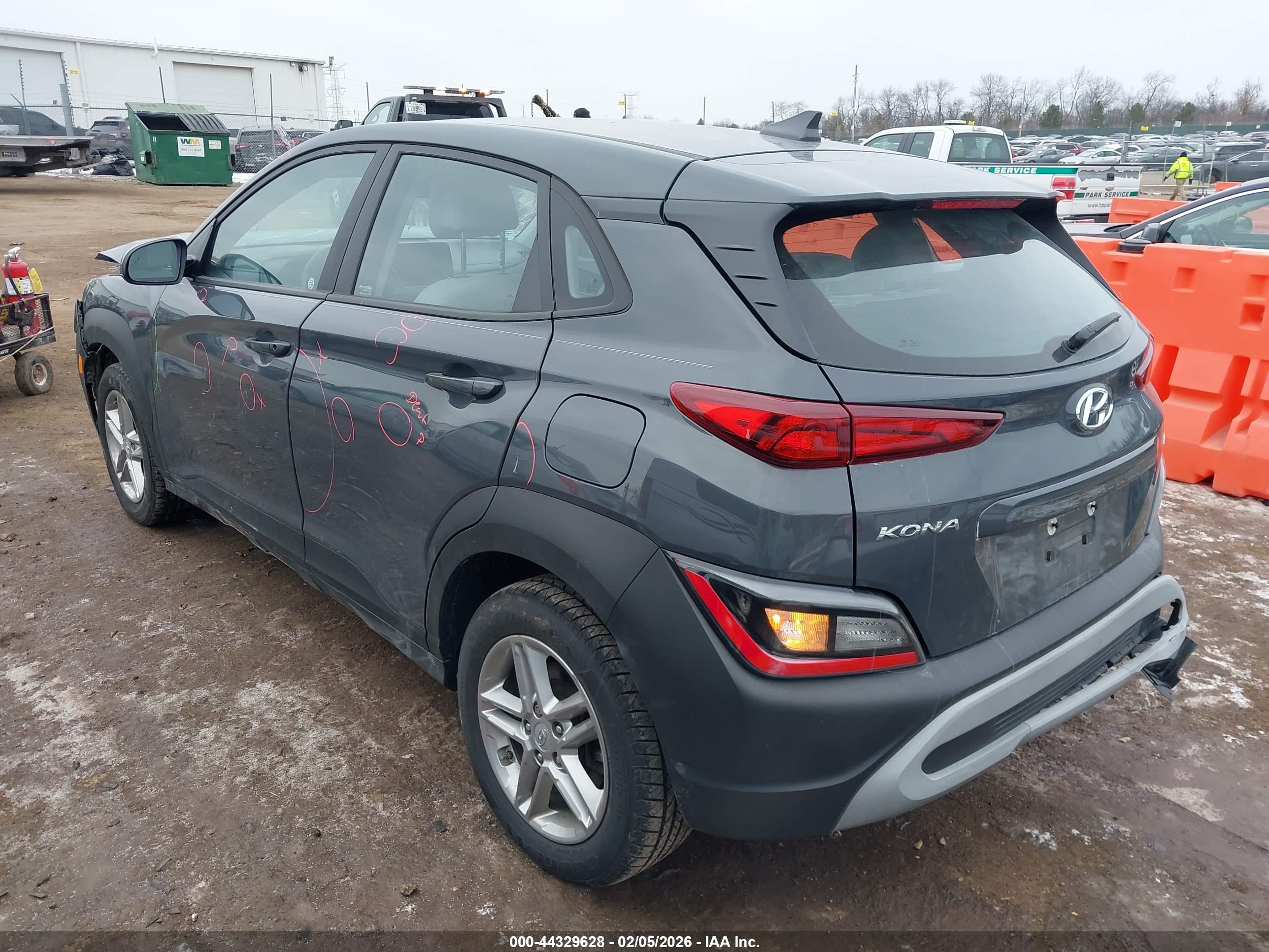 HYUNDAI KONA image 3
