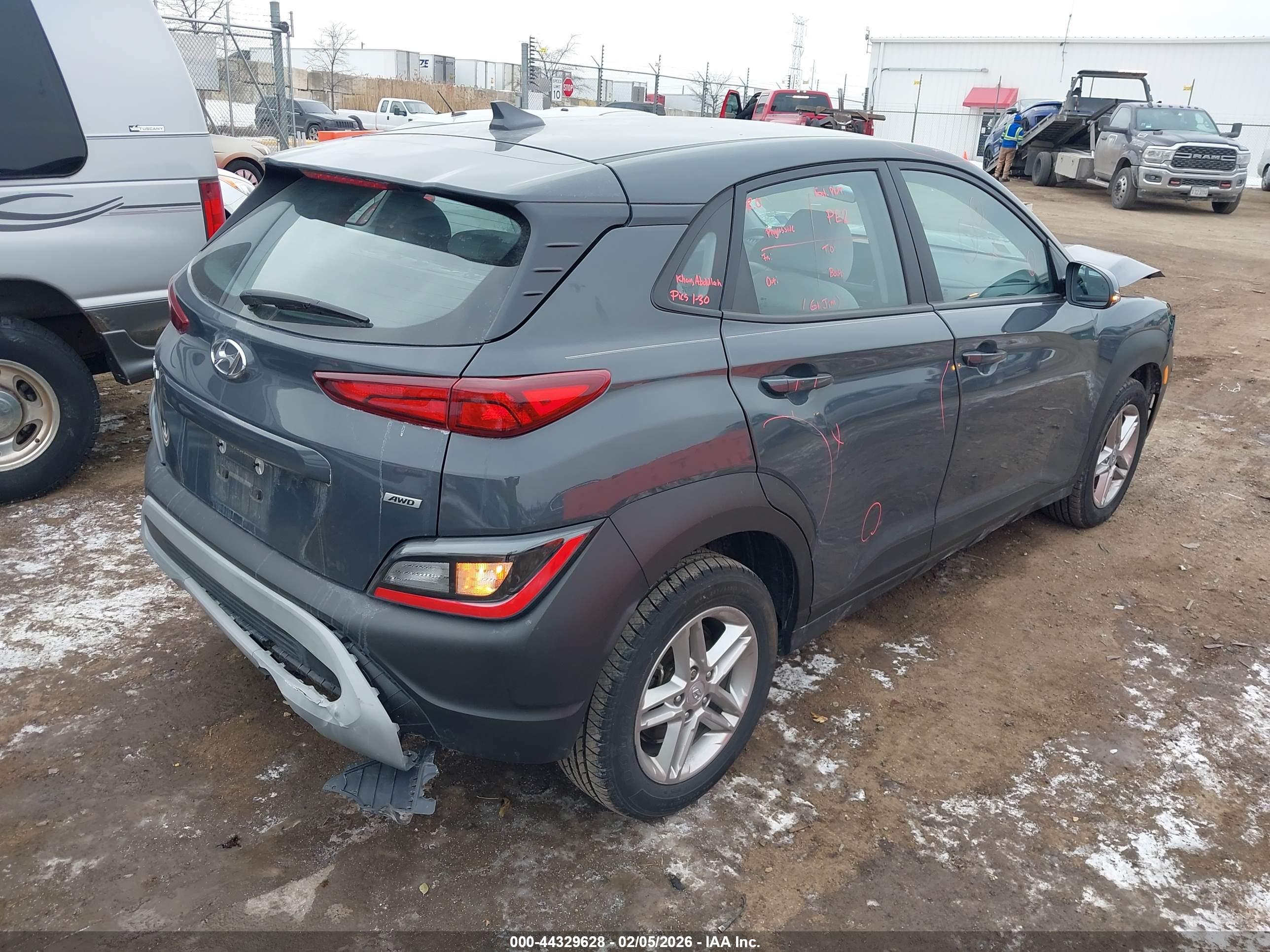 HYUNDAI KONA image 4
