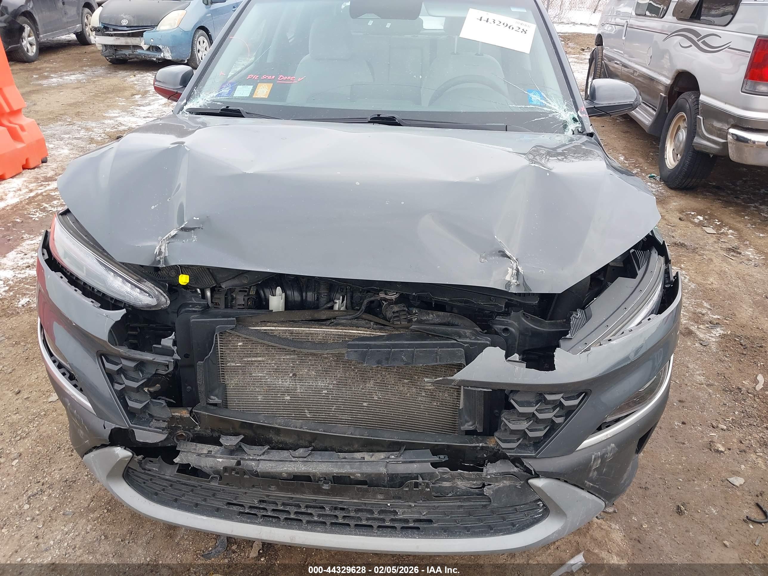 HYUNDAI KONA image 6