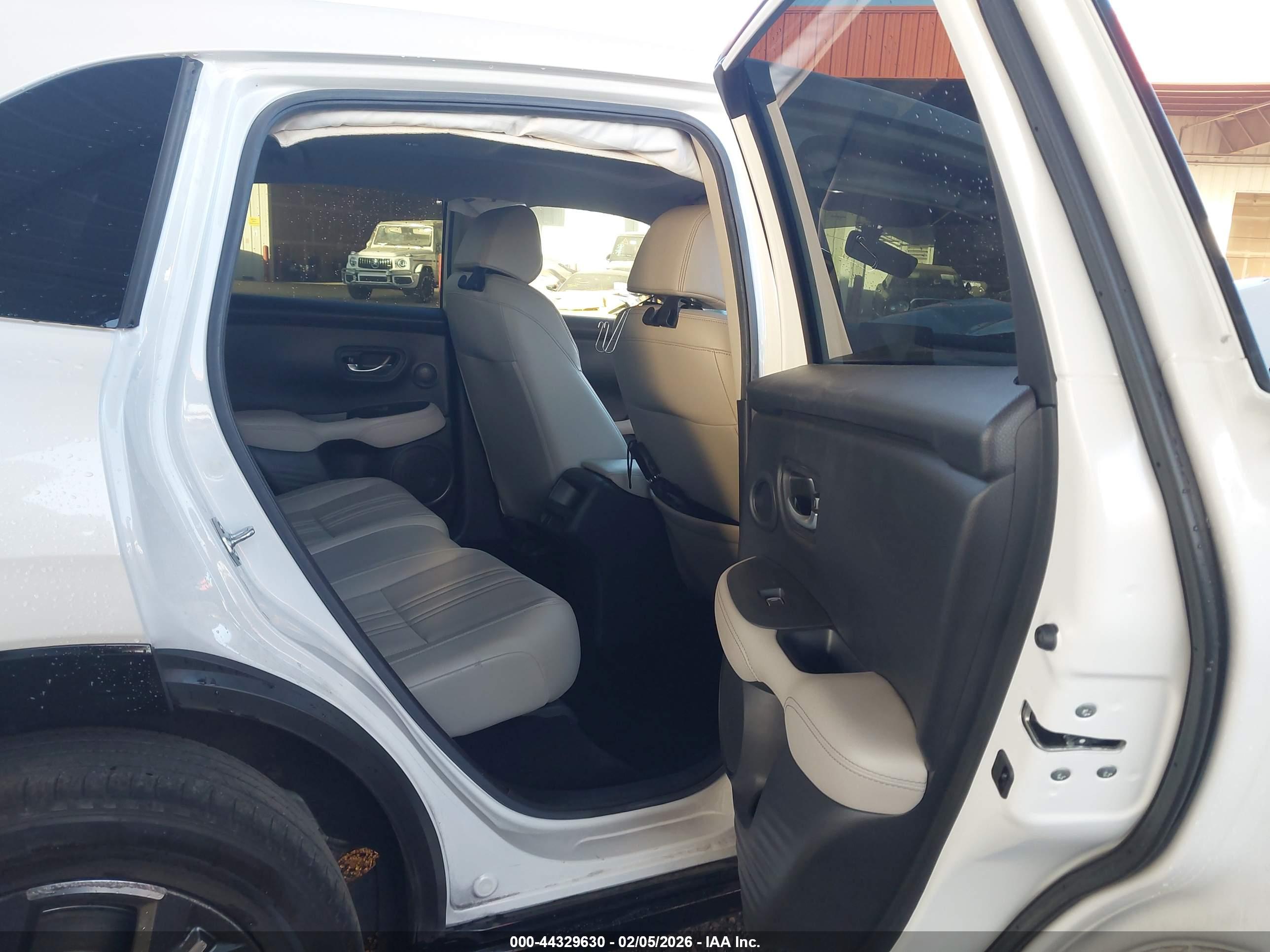 HONDA HR-V image 8