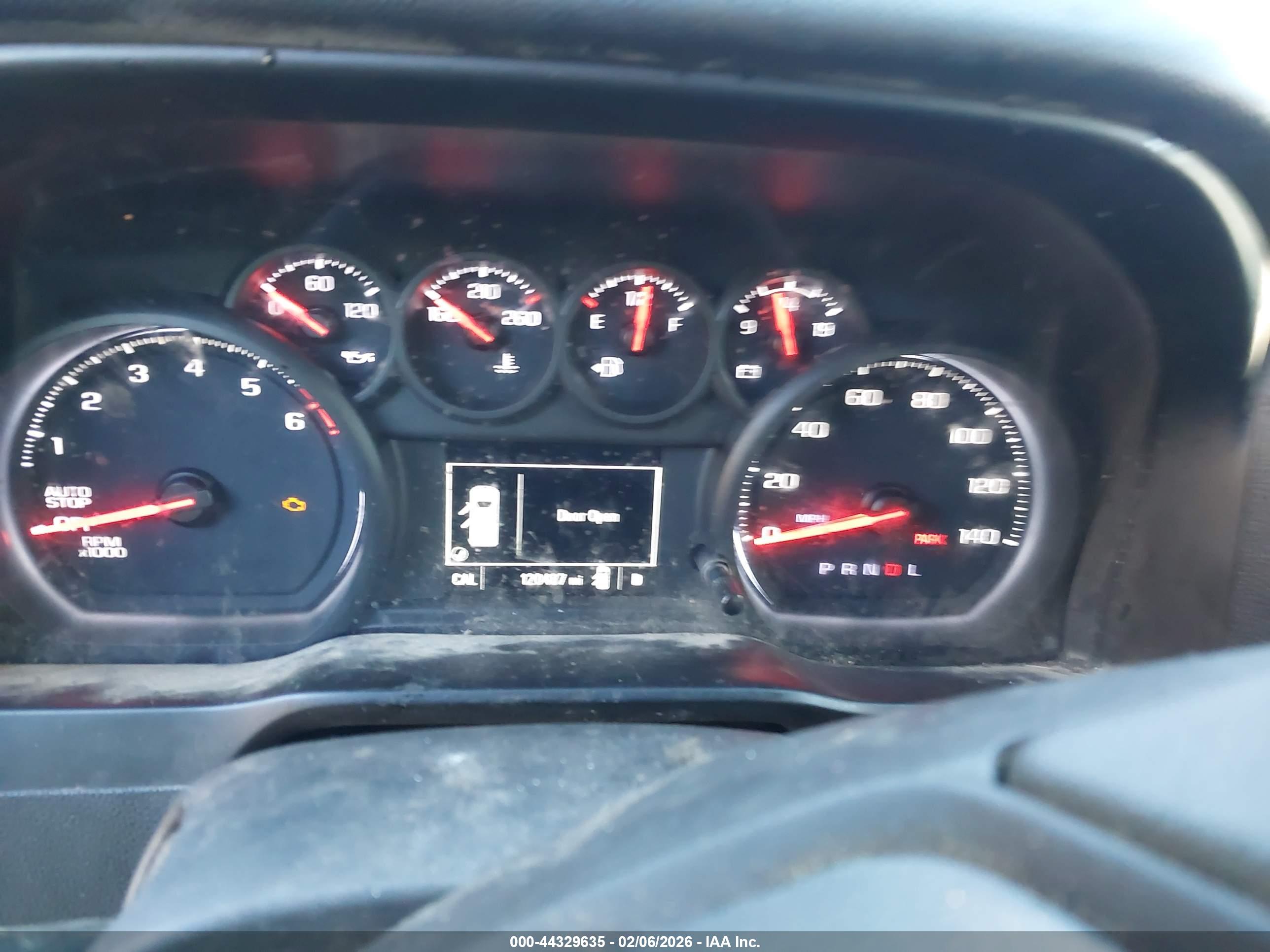 CHEVROLET SILVERADO image 7