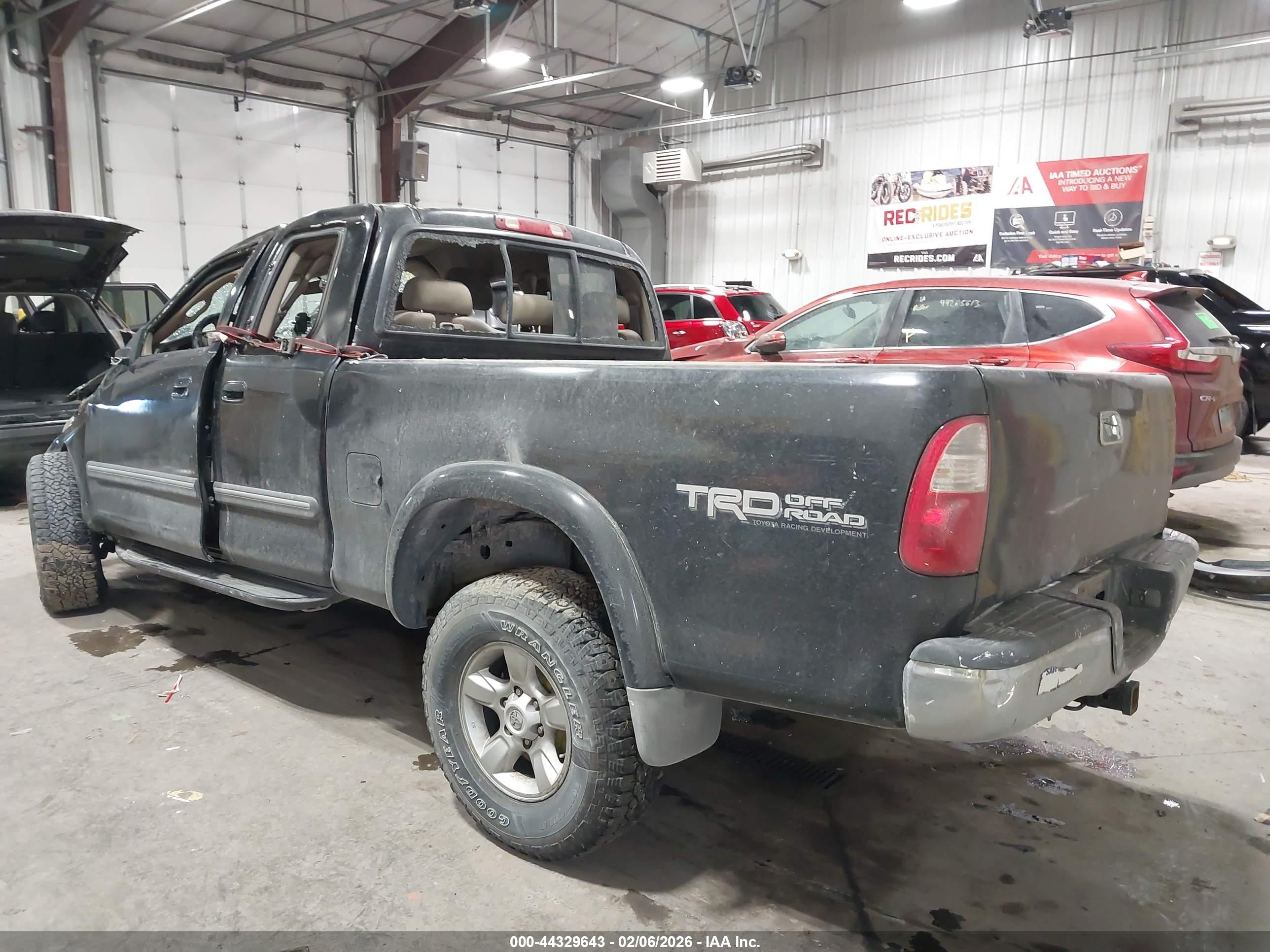 TOYOTA TUNDRA image 3