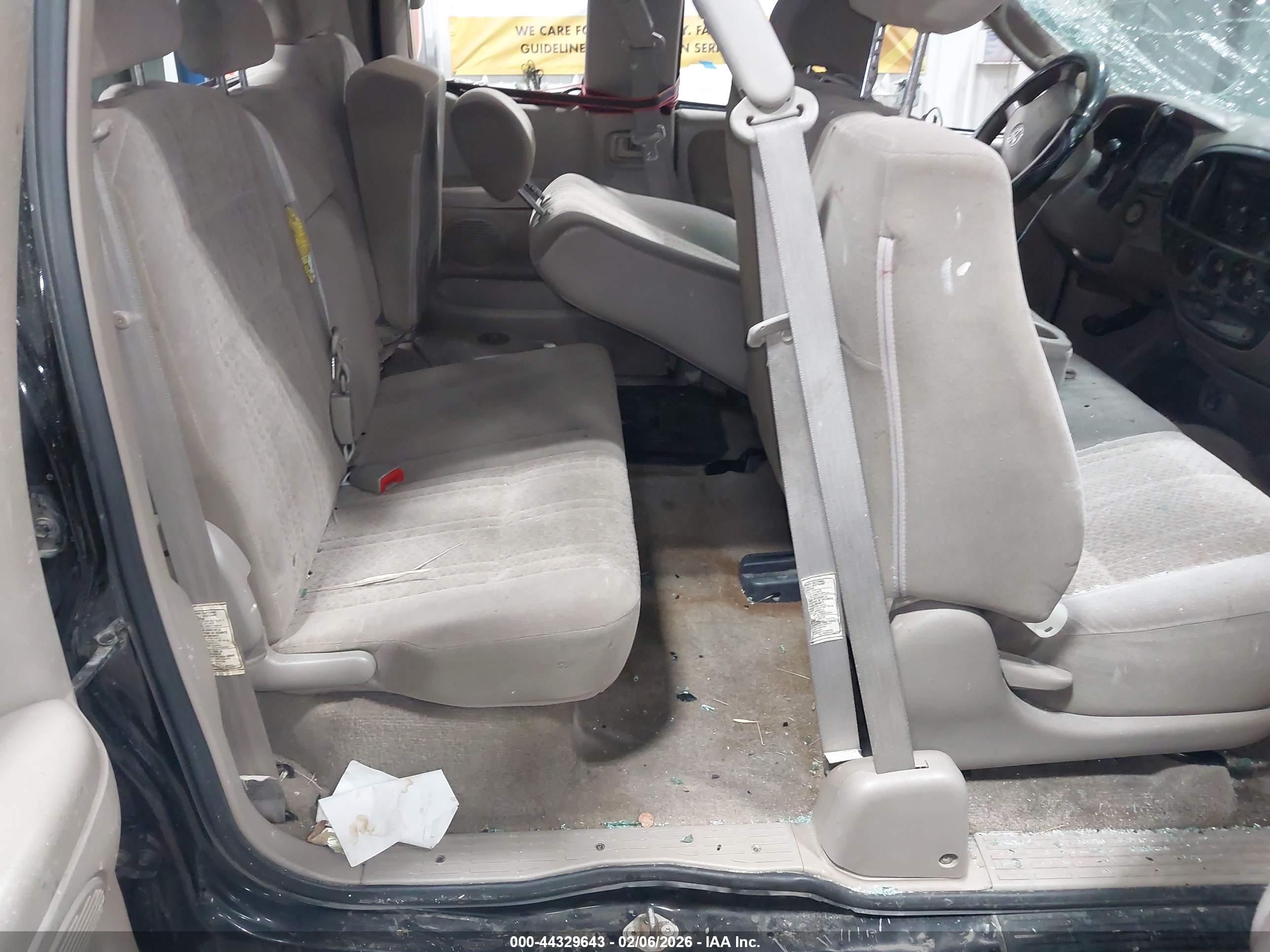 TOYOTA TUNDRA image 8