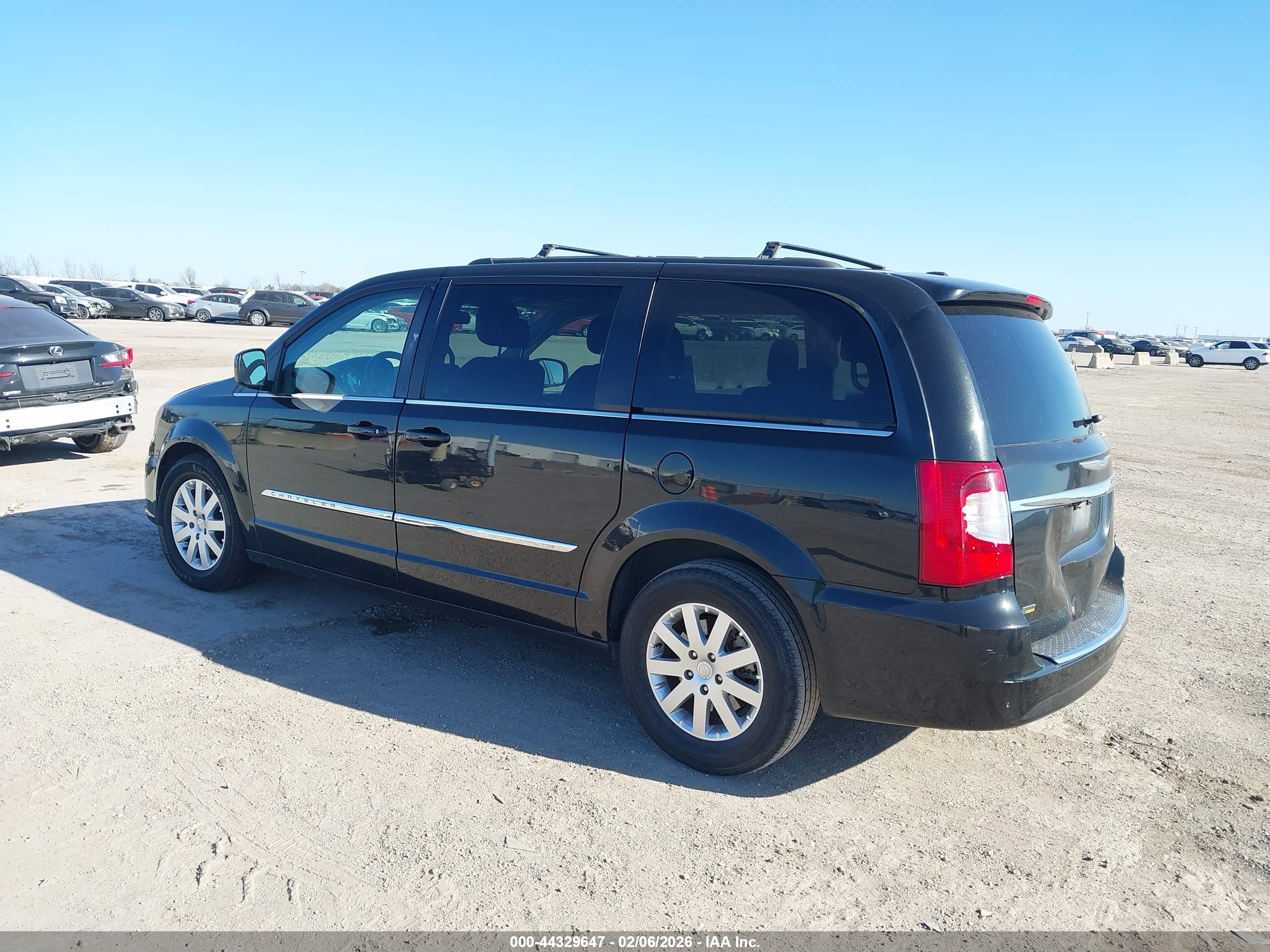 CHRYSLER TOWN image 3