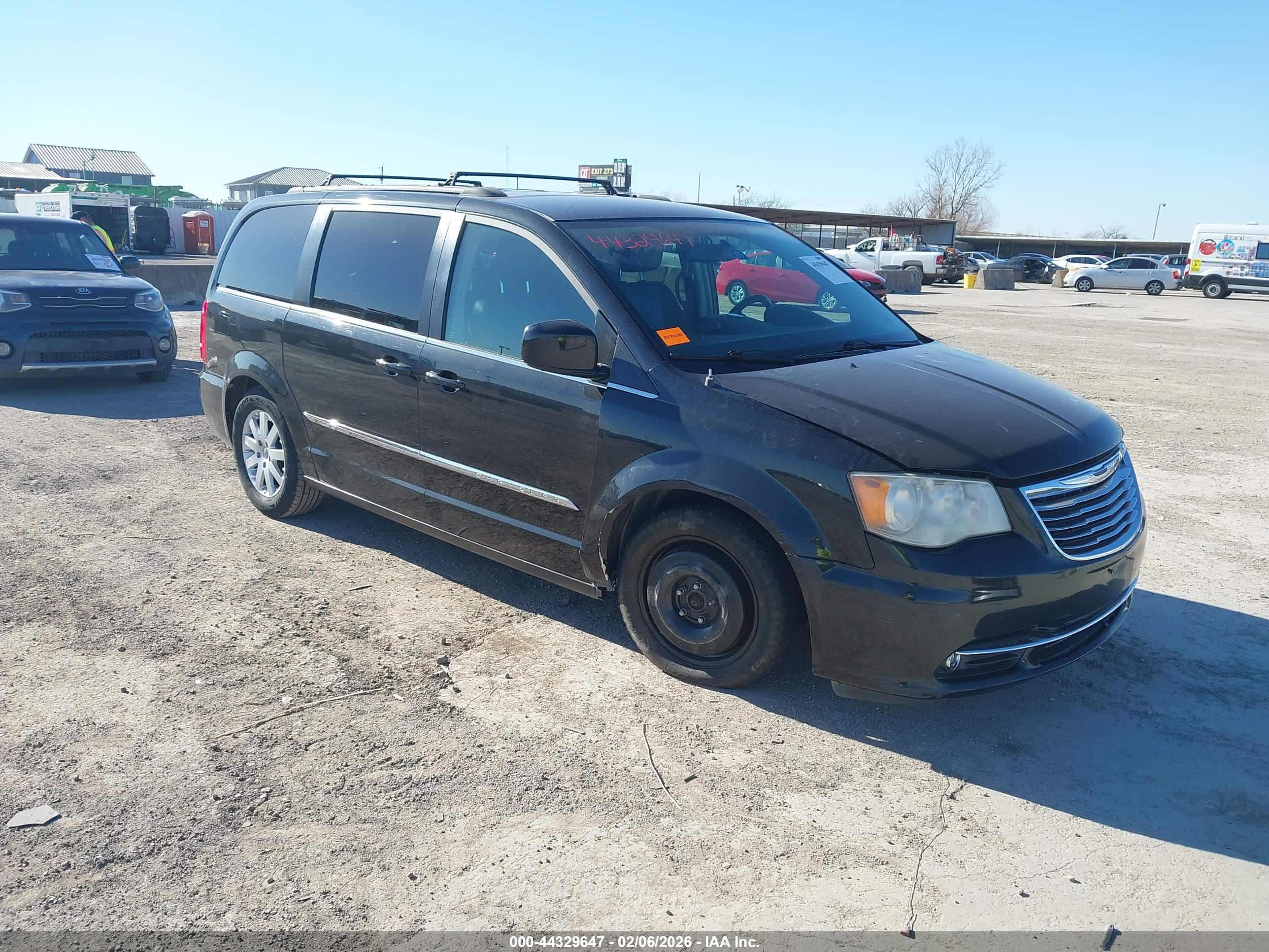 CHRYSLER TOWN image 6
