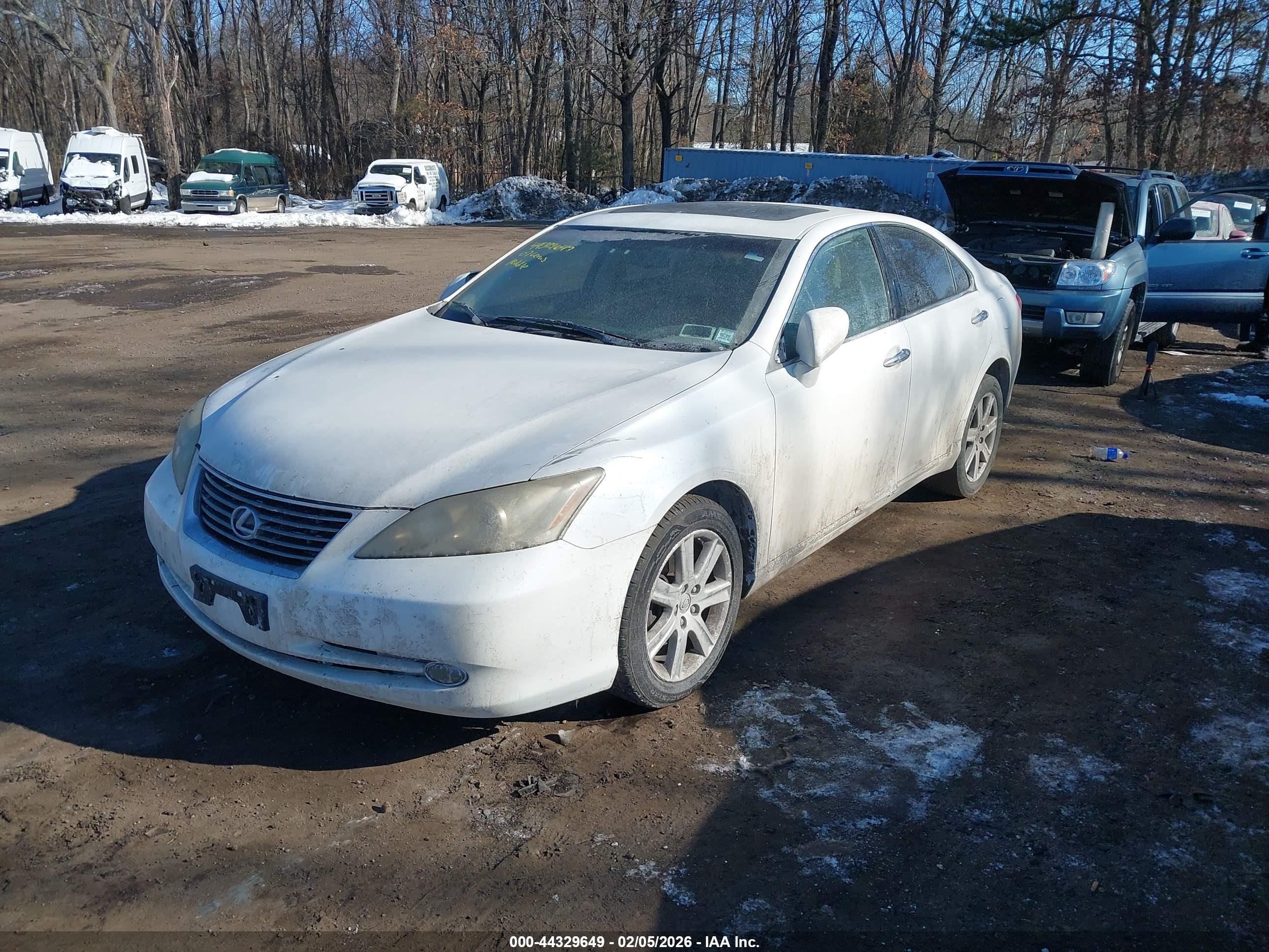 LEXUS ES image 2