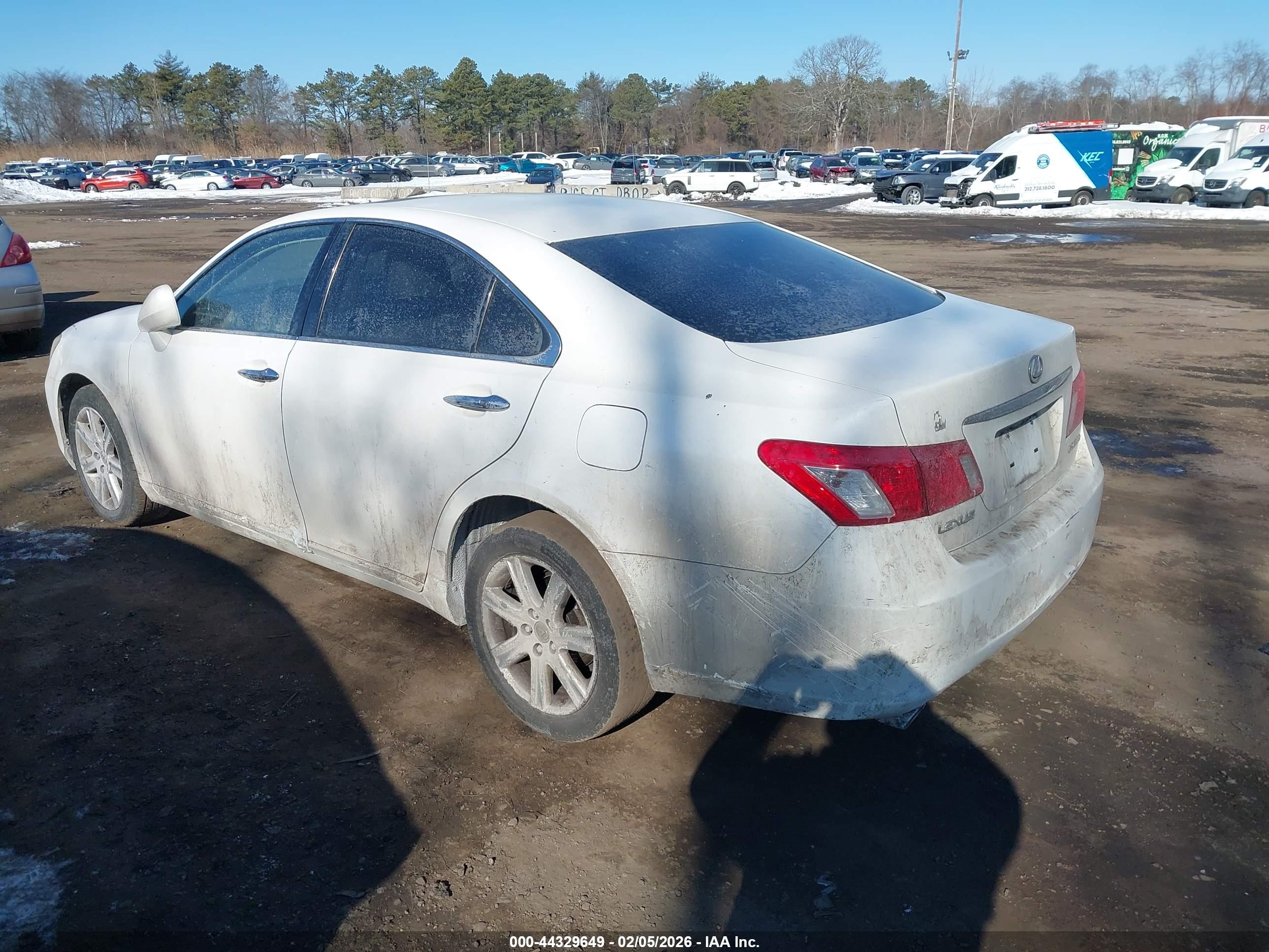 LEXUS ES image 3