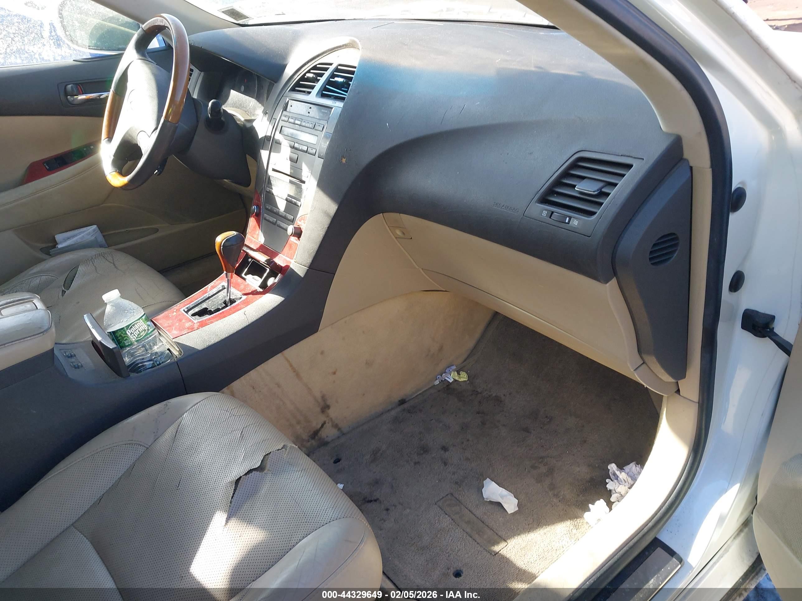 LEXUS ES image 5