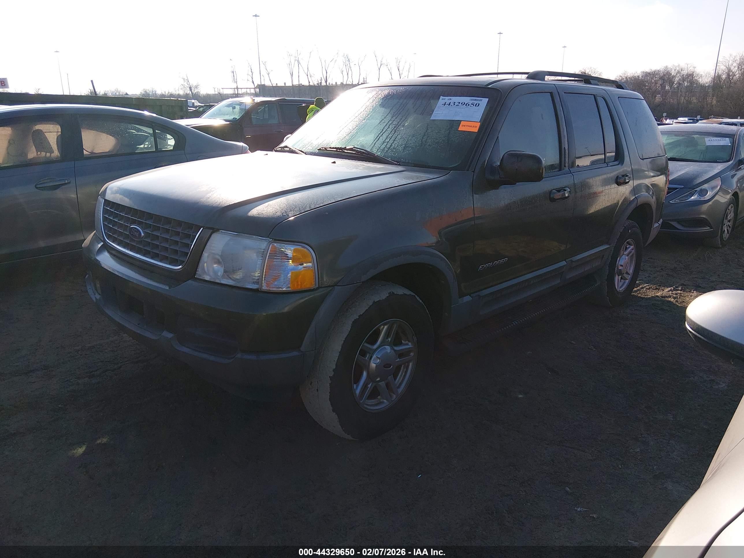 FORD EXPLORER image 2
