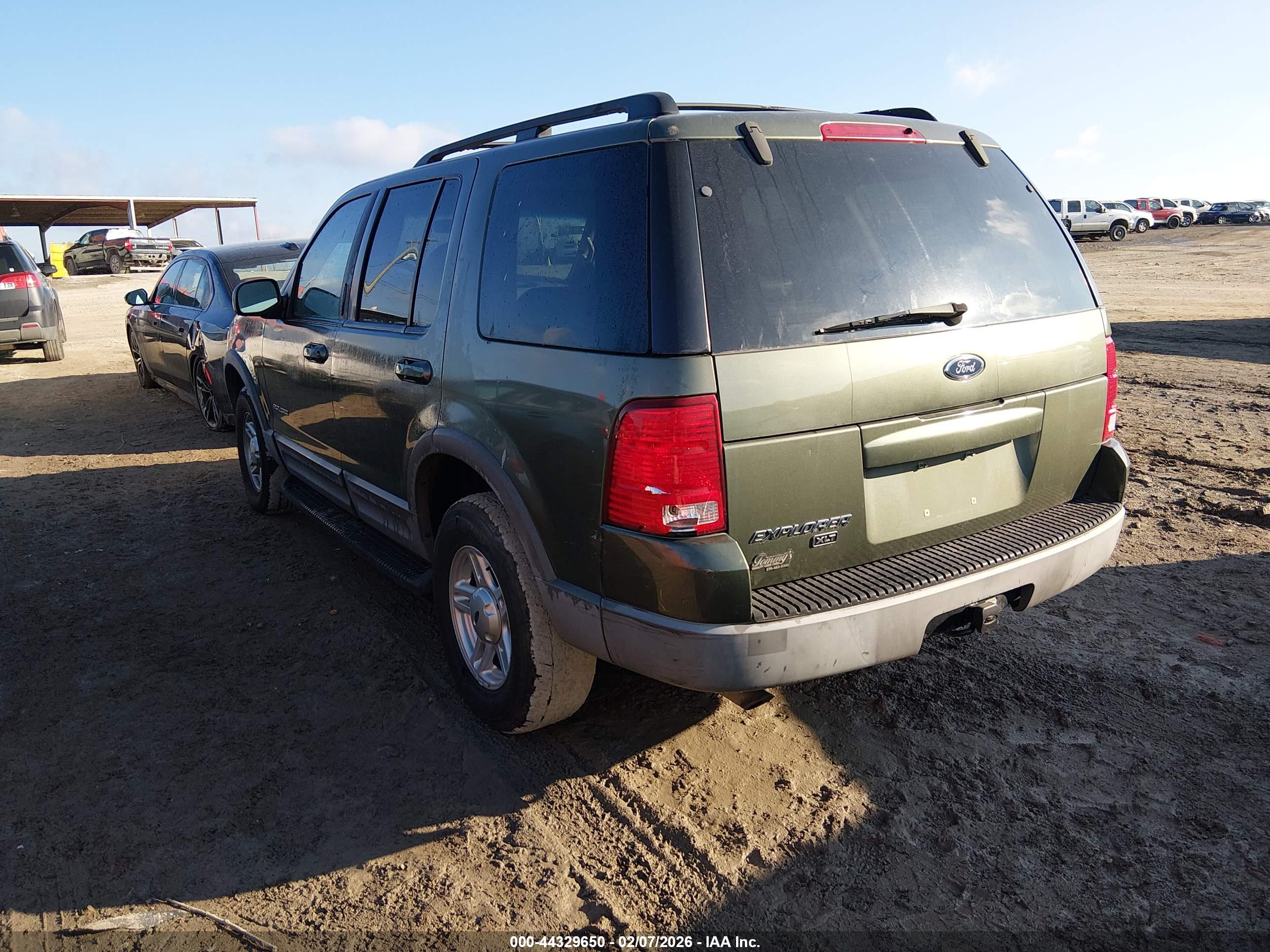 FORD EXPLORER image 3