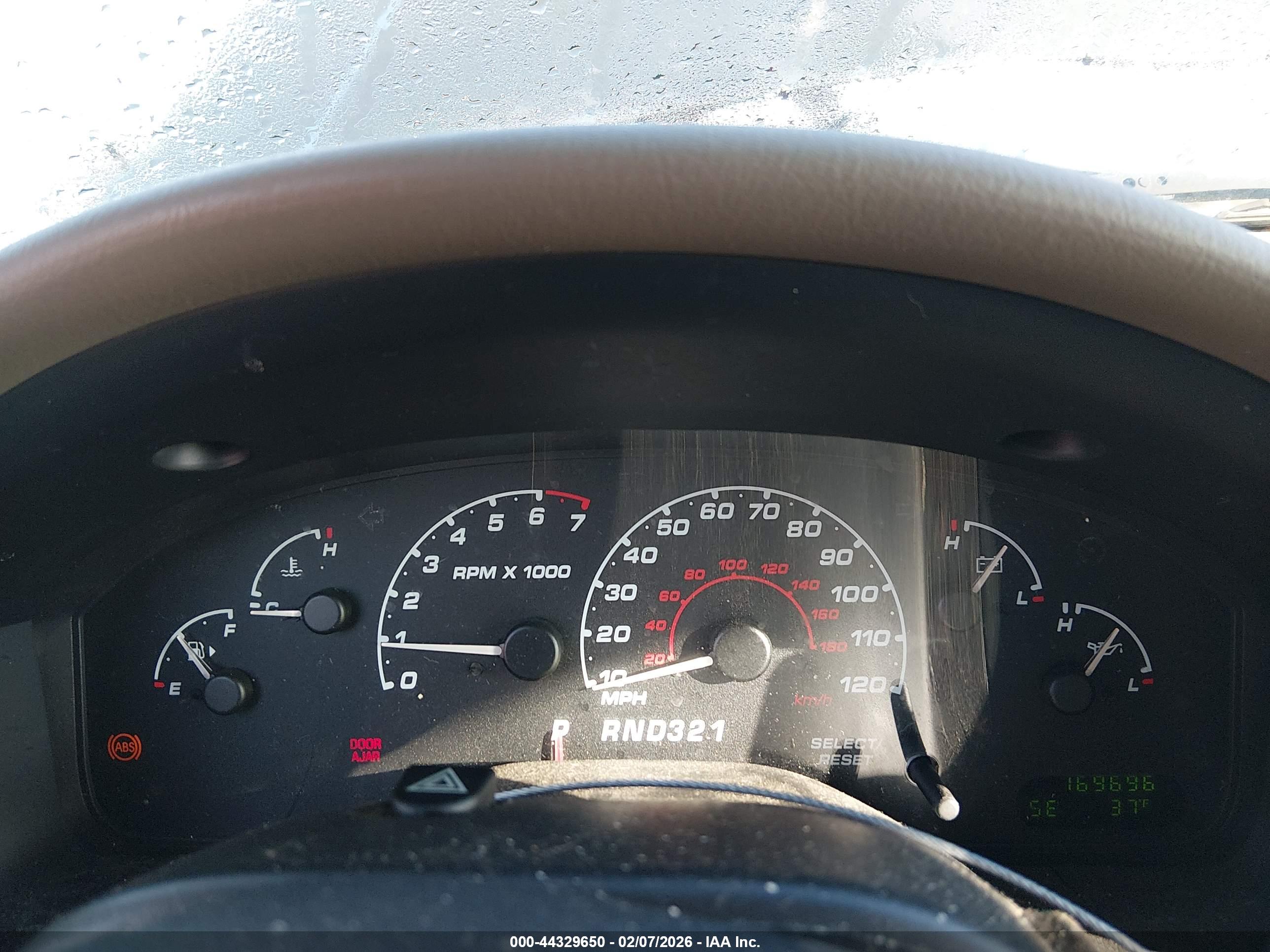 FORD EXPLORER image 7